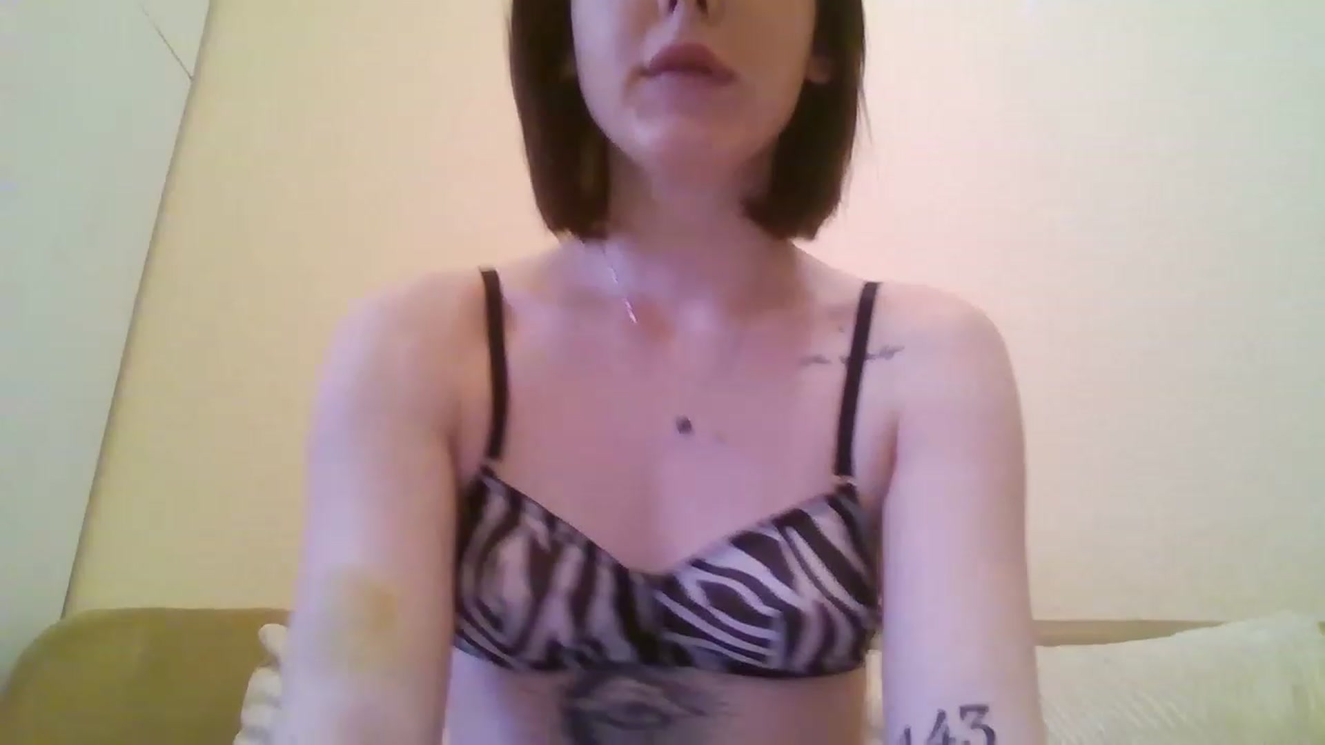 Gallery image thumbnail from RoxieSinner's myfreecams stream on, 02/15/2023, 11:05 image 11 of 20
