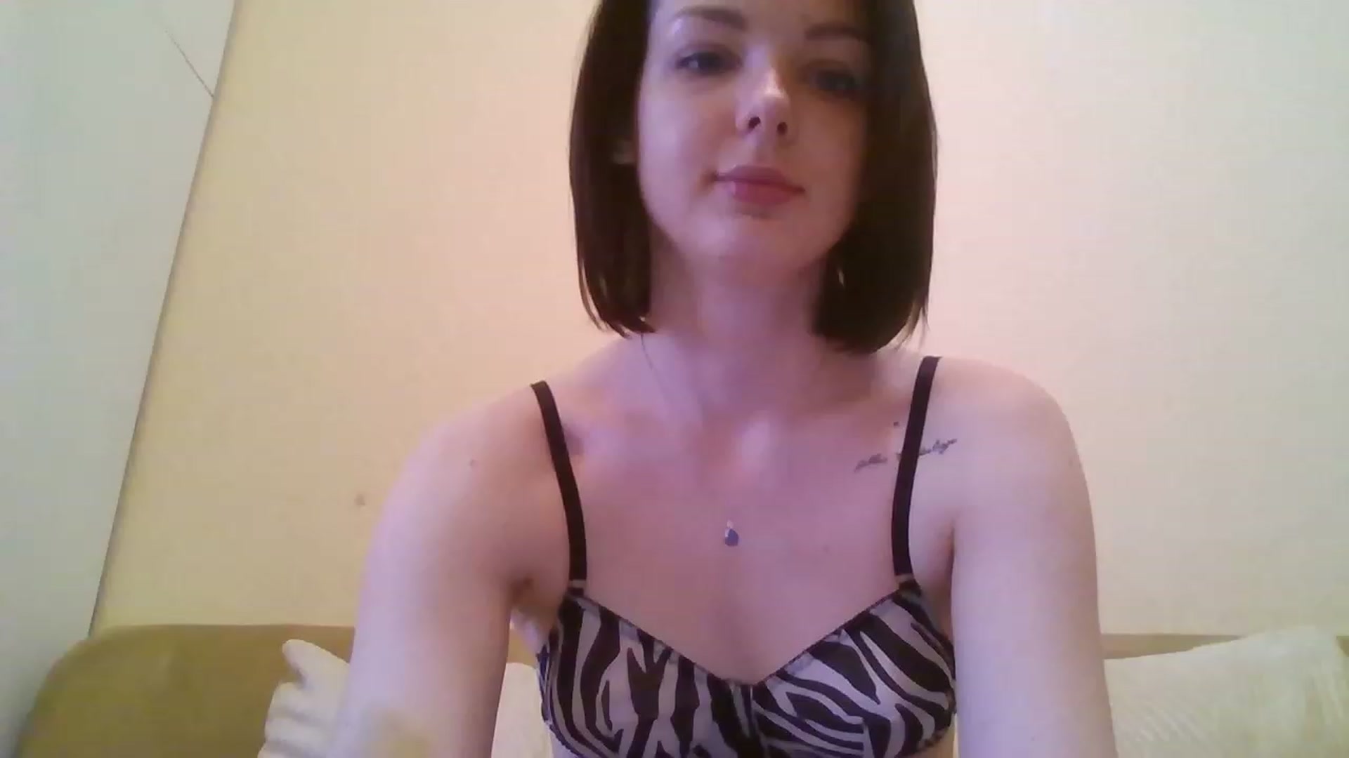 Gallery image thumbnail from RoxieSinner's myfreecams stream on, 02/15/2023, 11:05 image 2 of 20