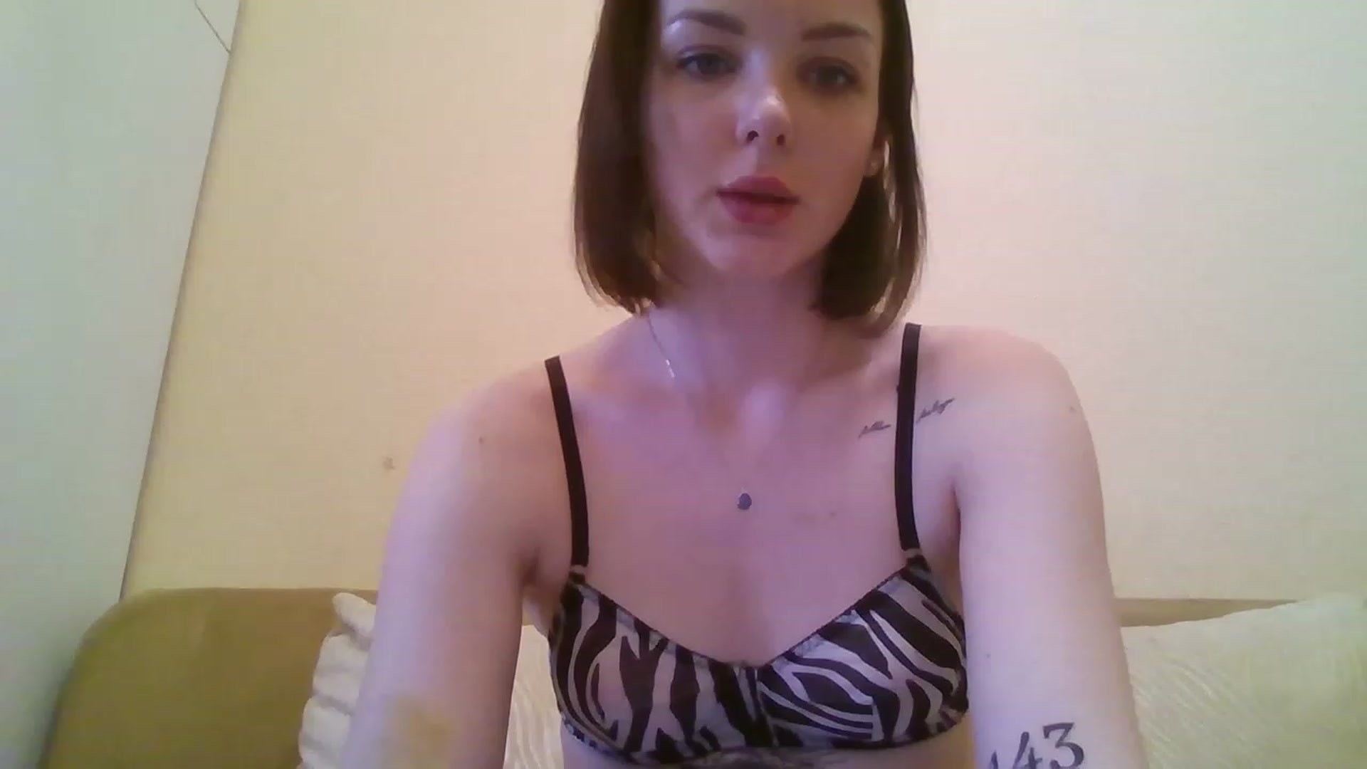 Gallery image thumbnail from RoxieSinner's myfreecams stream on, 02/15/2023, 12:43 image 20 of 20