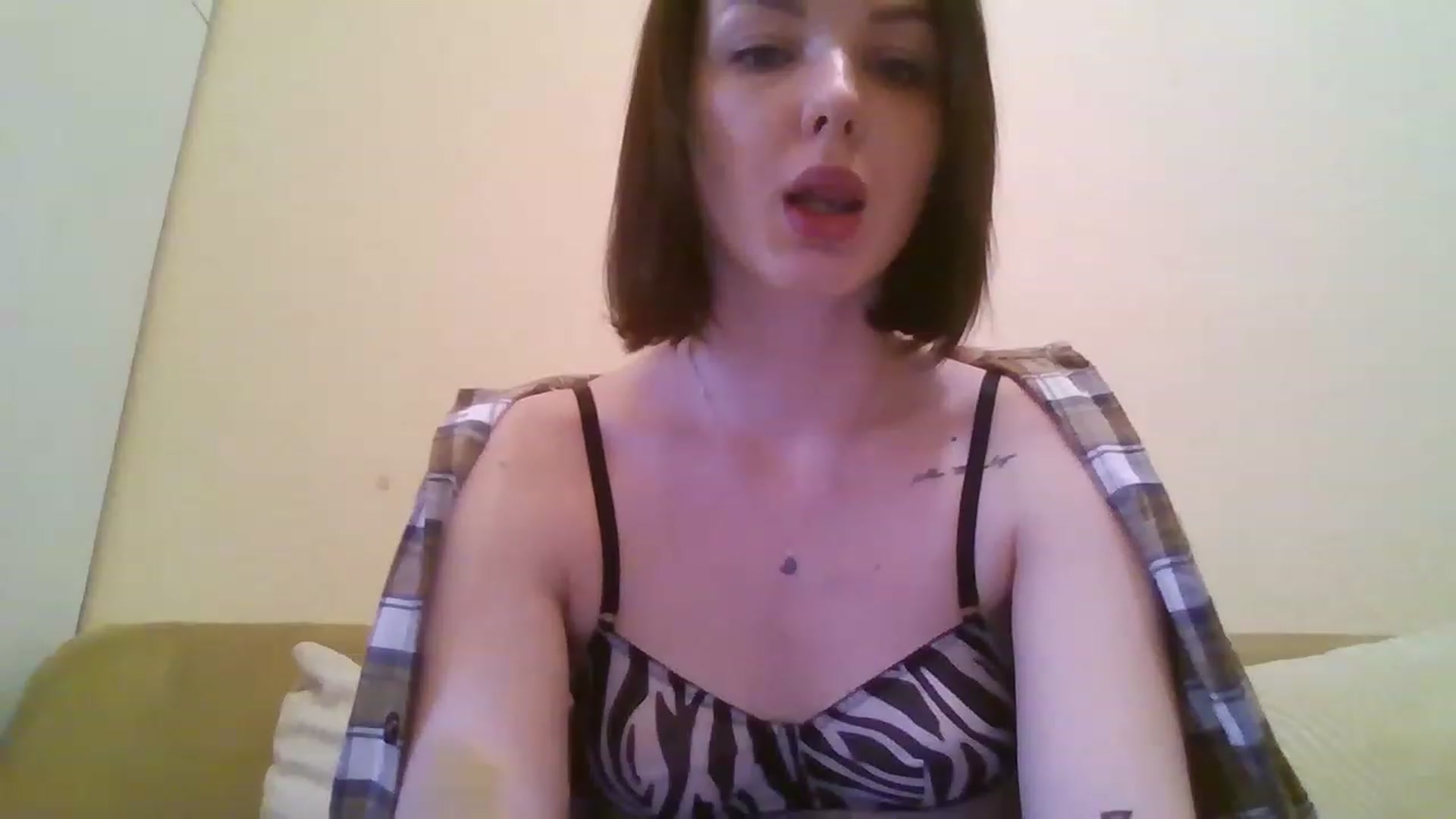 Gallery image thumbnail from RoxieSinner's myfreecams stream on, 02/15/2023, 14:06 image 8 of 20