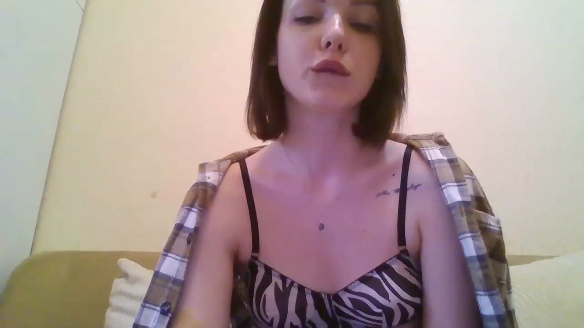 Gallery image thumbnail from RoxieSinner's myfreecams stream on, 02/15/2023, 14:06 image 14 of 20