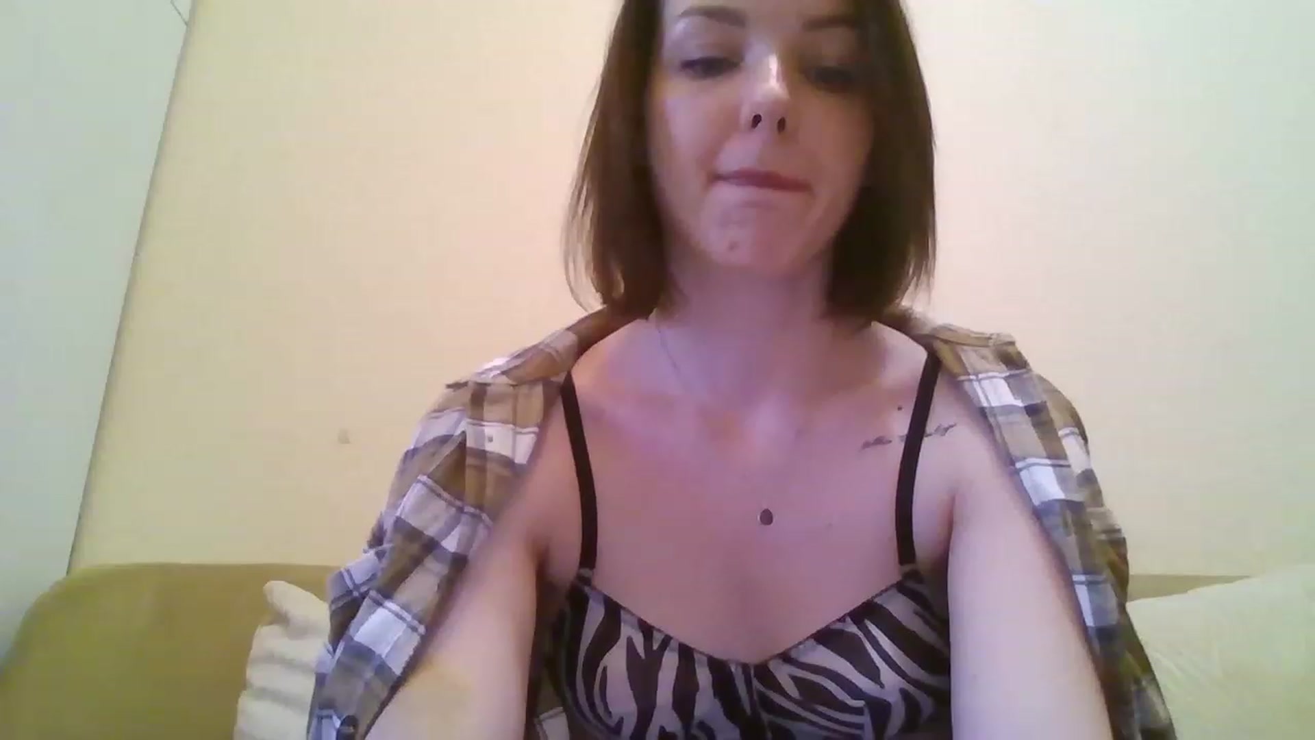 Gallery image thumbnail from RoxieSinner's myfreecams stream on, 02/15/2023, 14:06 image 2 of 20