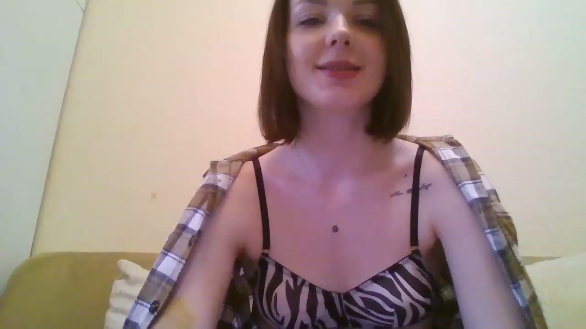 Gallery image thumbnail from RoxieSinner's myfreecams stream on, 02/15/2023, 14:06 image 12 of 20