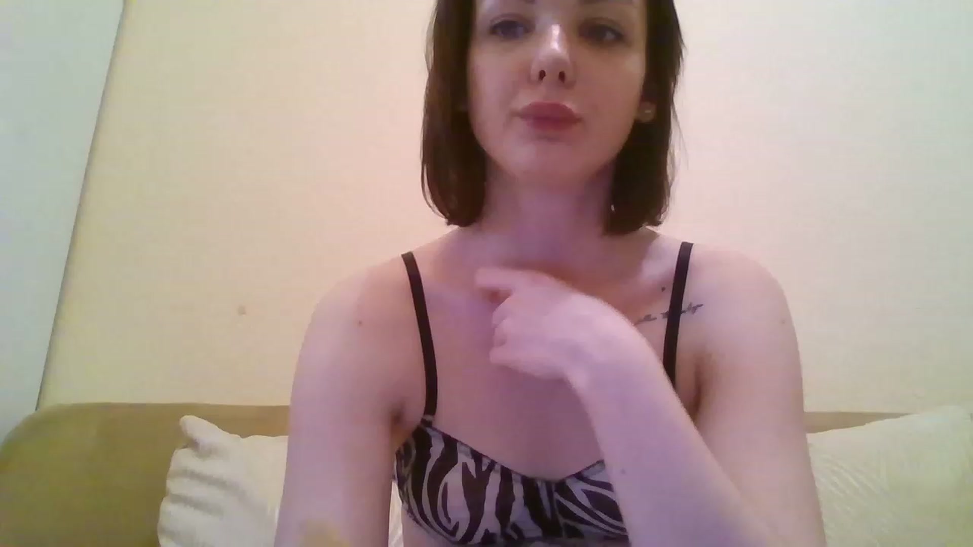 Gallery image thumbnail from RoxieSinner's myfreecams stream on, 02/15/2023, 14:24 image 5 of 20