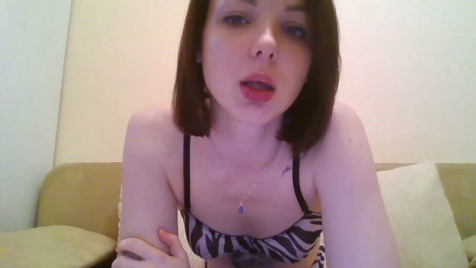 Gallery image thumbnail from RoxieSinner's myfreecams stream on, 02/15/2023, 15:03 image 2 of 20
