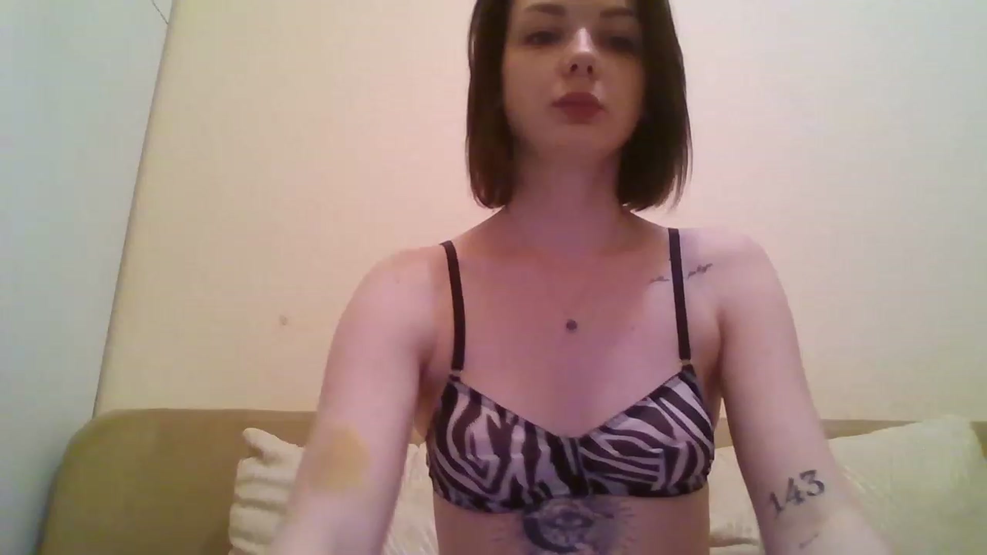 Gallery image thumbnail from RoxieSinner's myfreecams stream on, 02/15/2023, 15:03 image 16 of 20