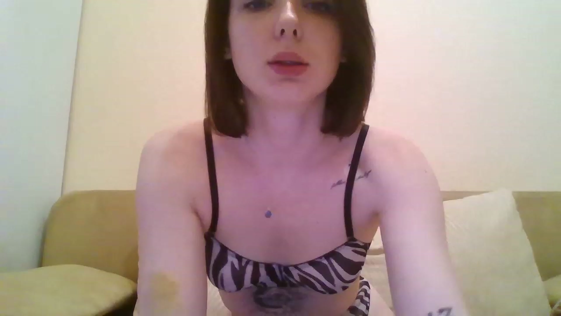 Gallery image thumbnail from RoxieSinner's myfreecams stream on, 02/15/2023, 15:03 image 1 of 20