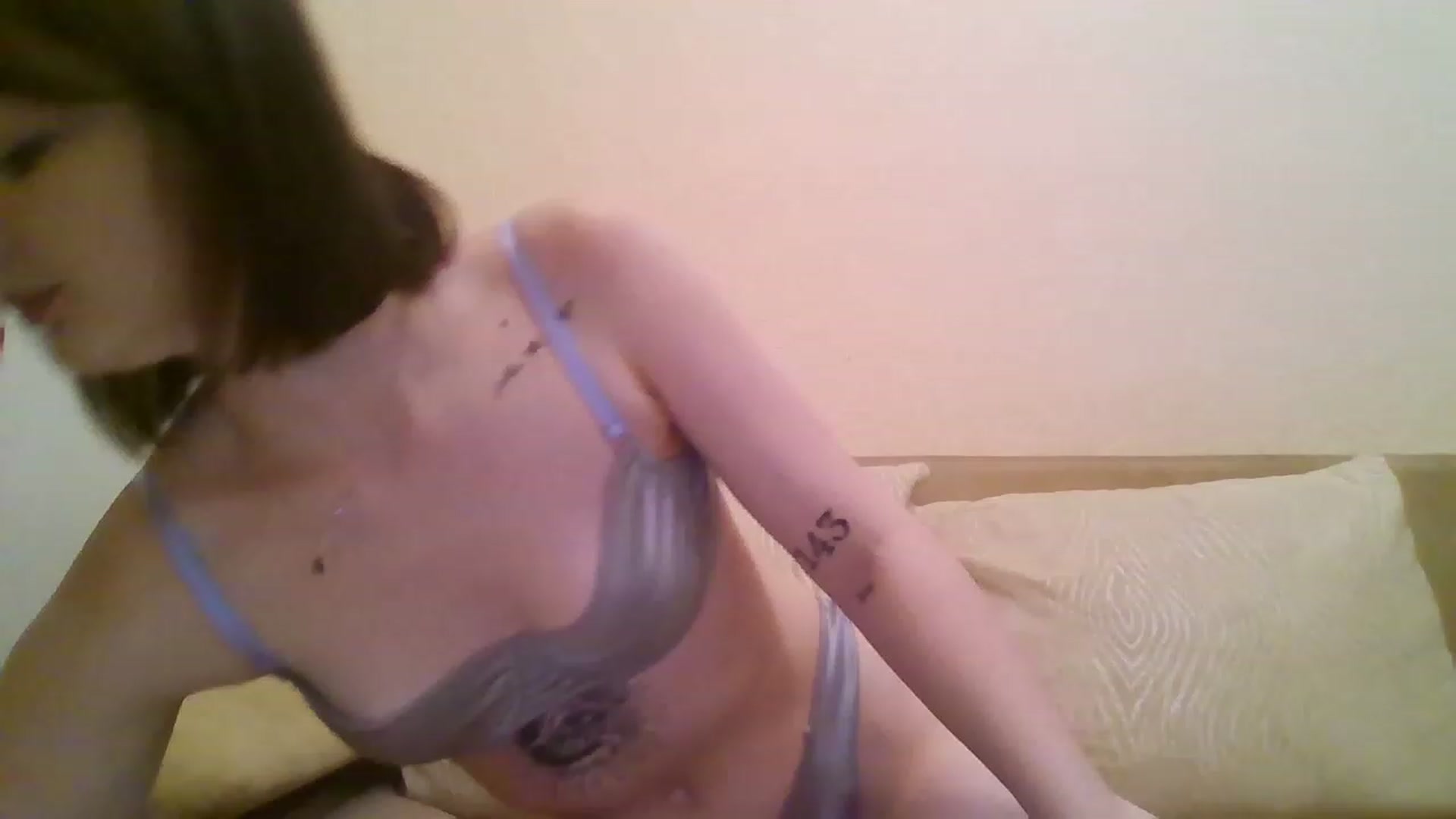 Gallery image thumbnail from RoxieSinner's myfreecams stream on, 02/18/2023, 10:28 image 1 of 20