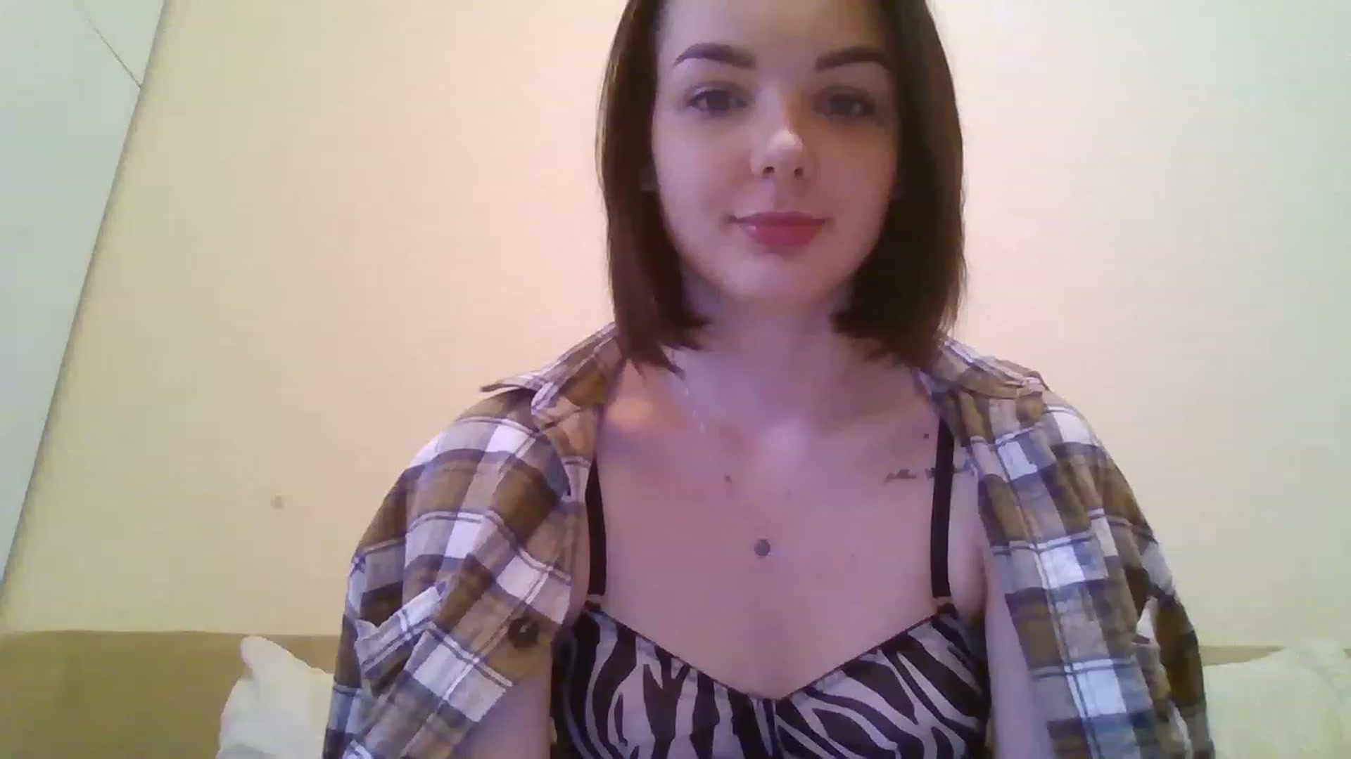 Gallery image thumbnail from RoxieSinner's myfreecams stream on, 02/19/2023, 10:40 image 10 of 20