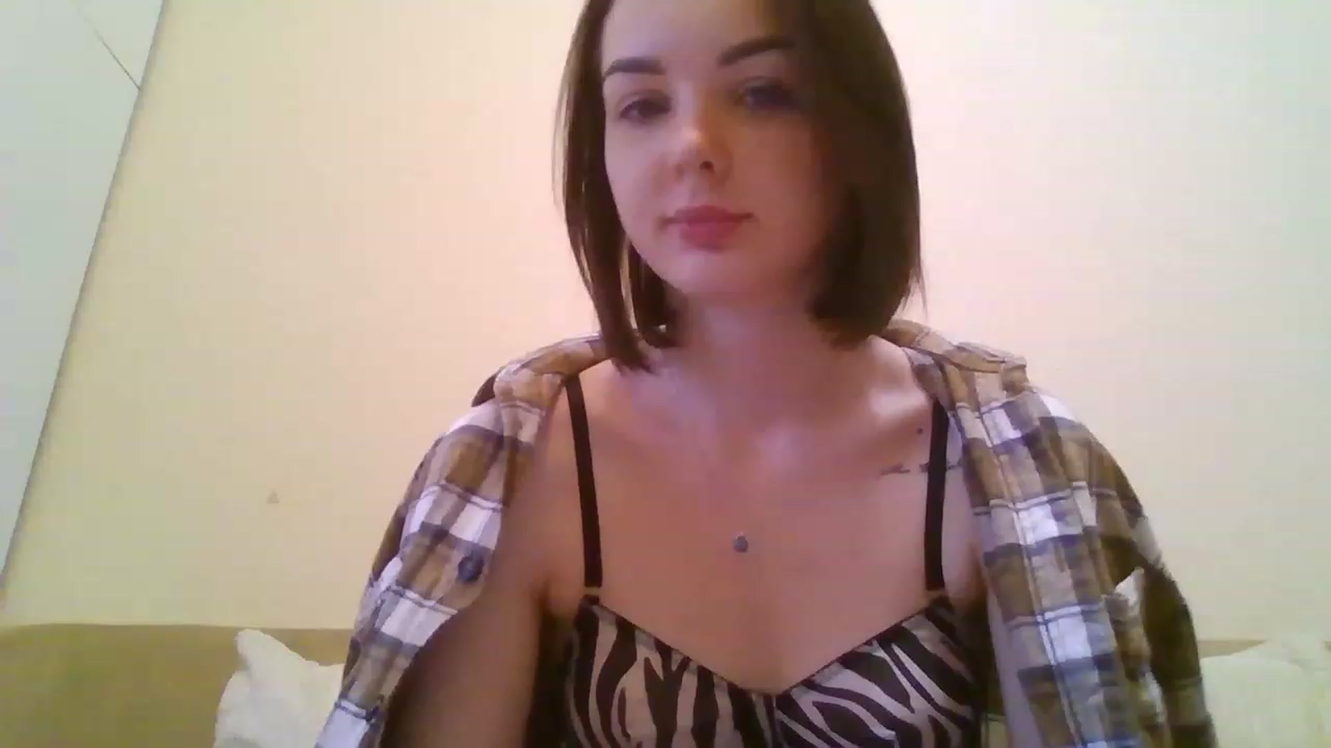 Gallery image thumbnail from RoxieSinner's myfreecams stream on, 02/19/2023, 10:40 image 12 of 20