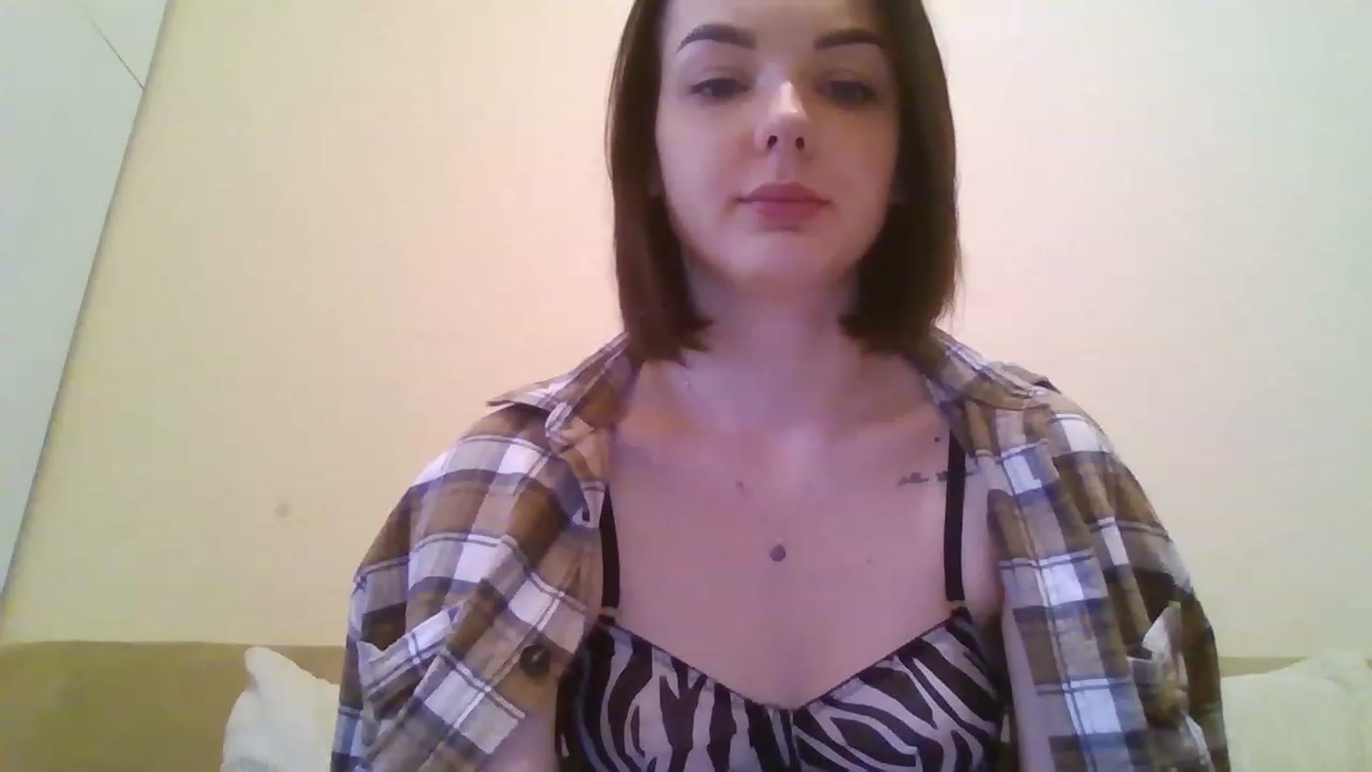 Gallery image thumbnail from RoxieSinner's myfreecams stream on, 02/19/2023, 10:40 image 9 of 20