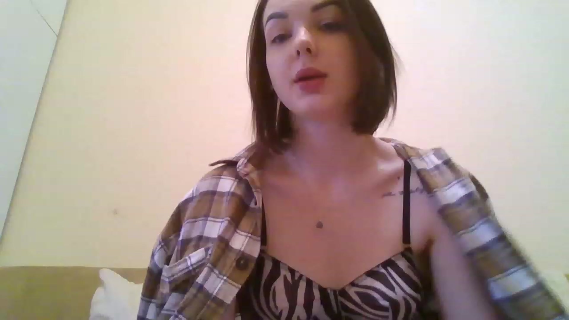 Gallery image thumbnail from RoxieSinner's myfreecams stream on, 02/19/2023, 10:40 image 20 of 20