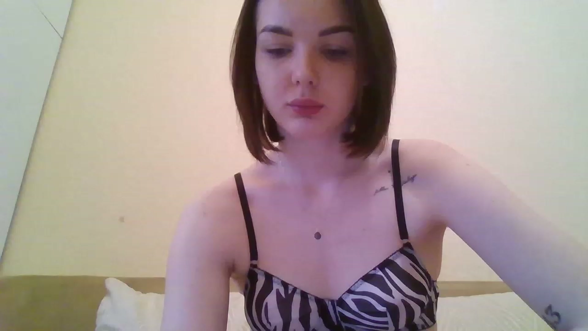 Gallery image thumbnail from RoxieSinner's myfreecams stream on, 02/19/2023, 10:40 image 1 of 20