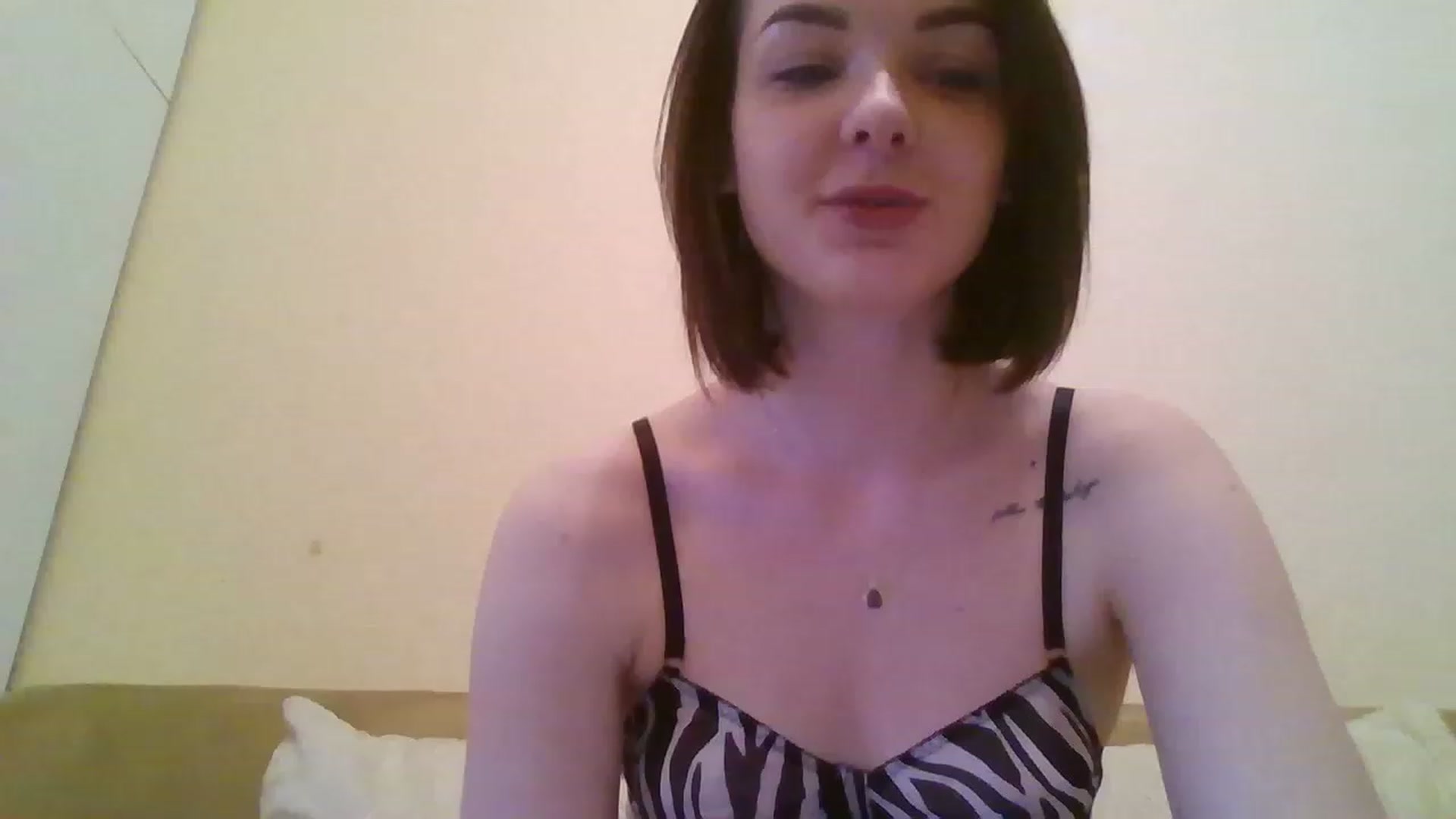 Gallery image thumbnail from RoxieSinner's myfreecams stream on, 02/19/2023, 12:27 image 2 of 20