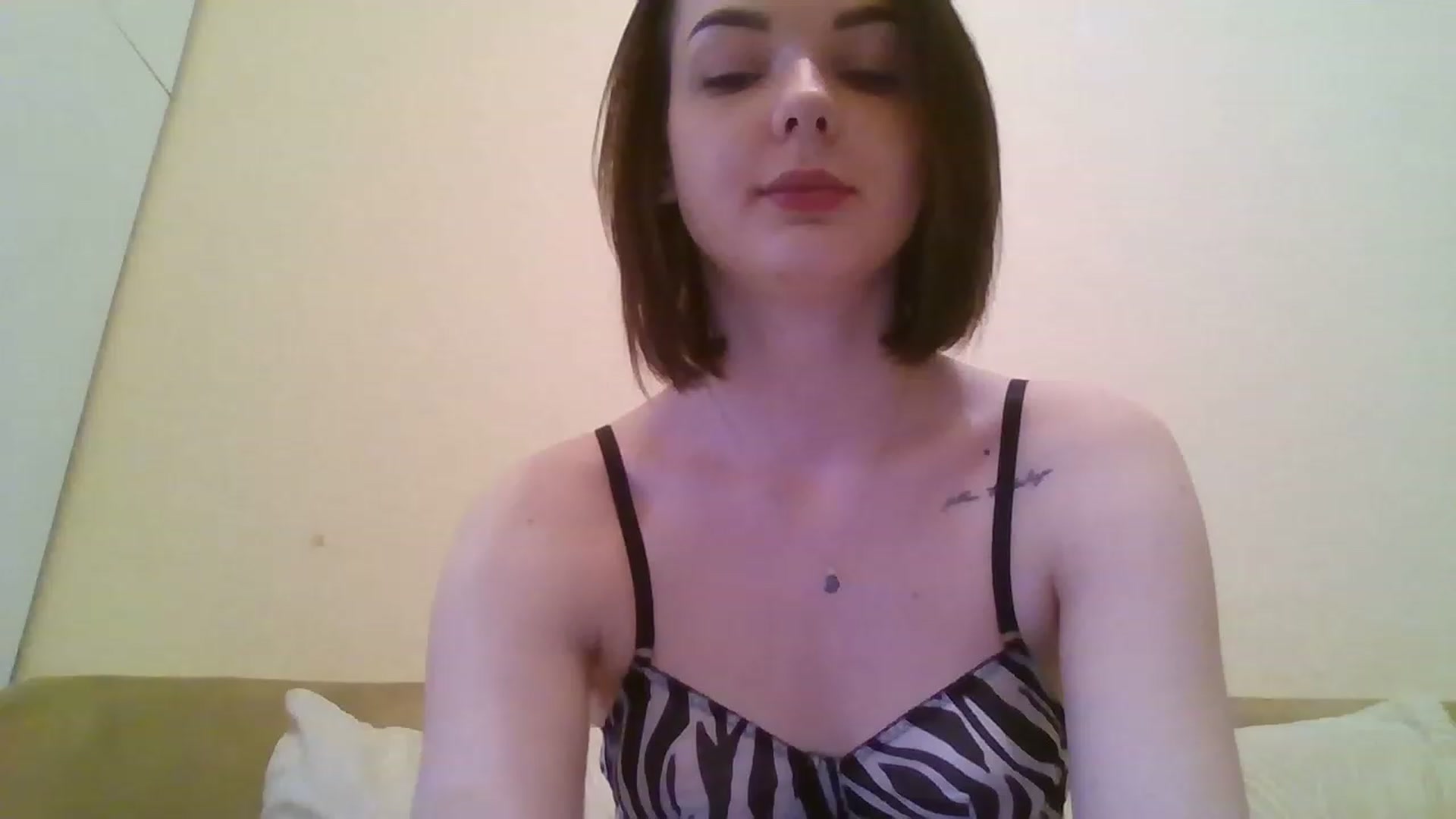 Gallery image thumbnail from RoxieSinner's myfreecams stream on, 02/19/2023, 12:27 image 1 of 20