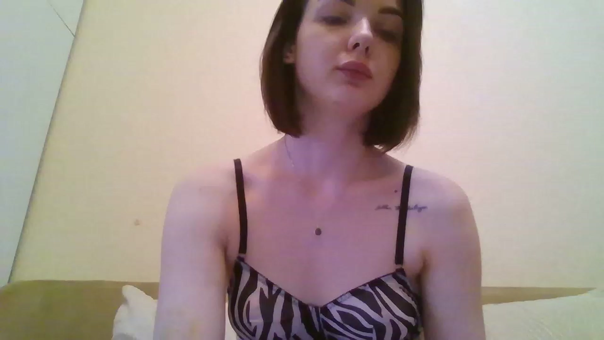 Gallery image thumbnail from RoxieSinner's myfreecams stream on, 02/19/2023, 12:27 image 13 of 20