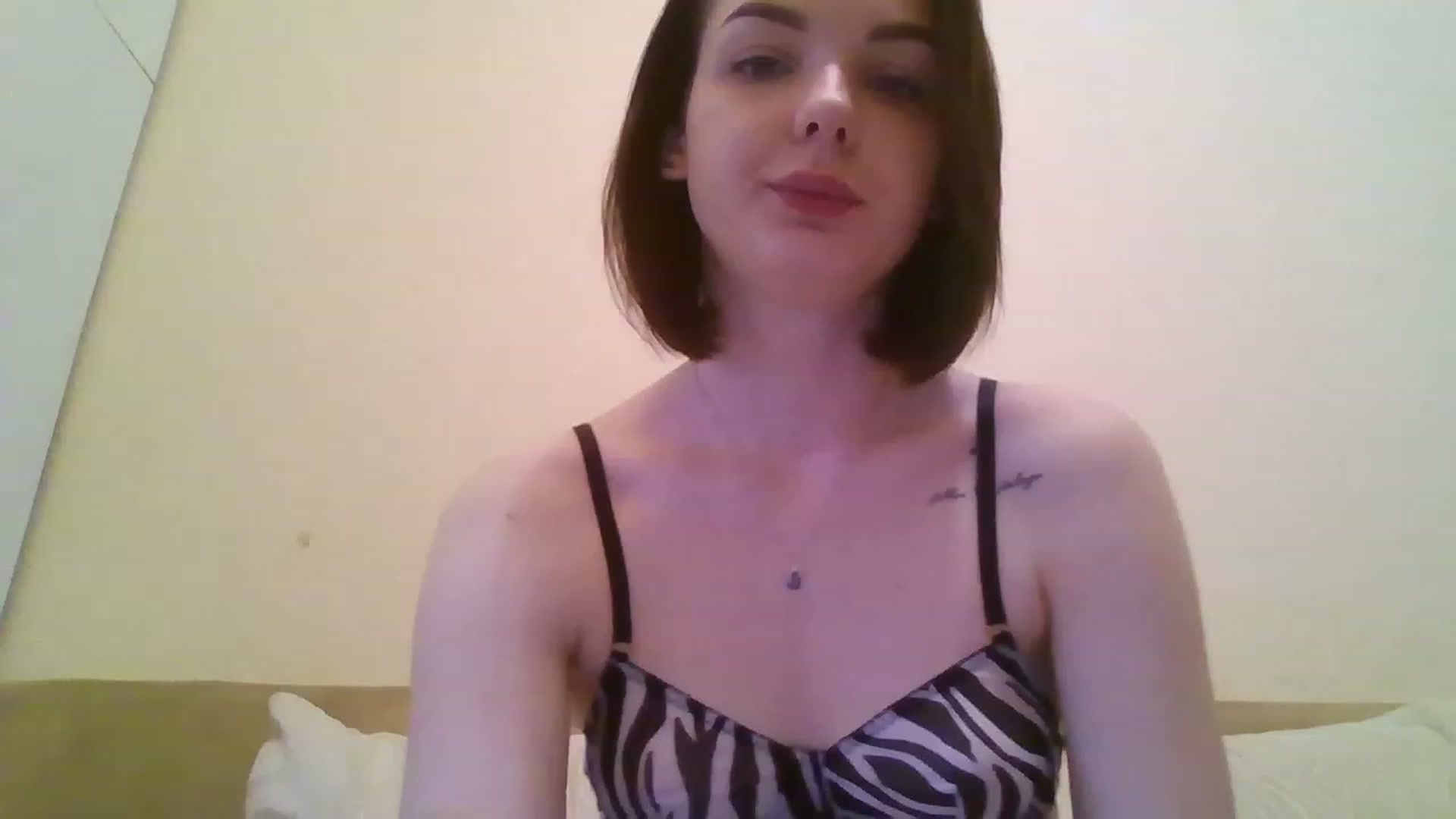 Gallery image thumbnail from RoxieSinner's myfreecams stream on, 02/19/2023, 12:27 image 16 of 20