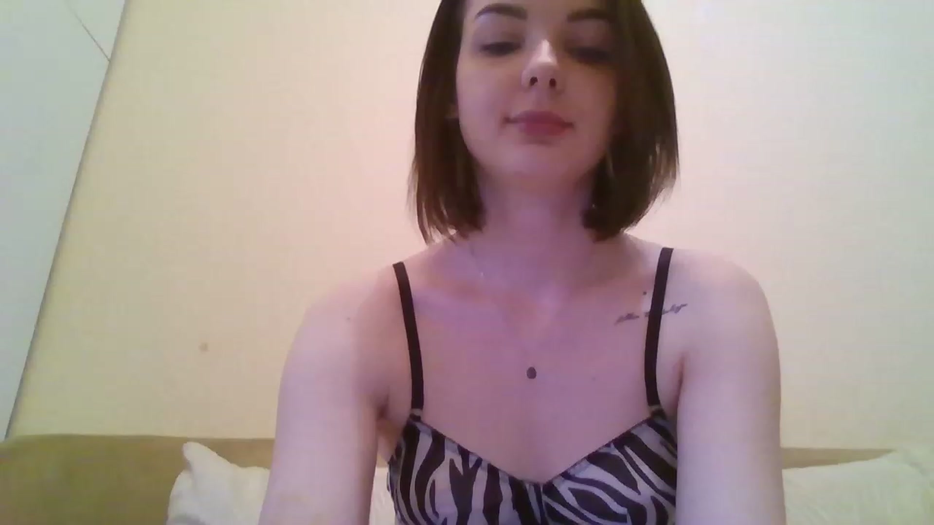 Gallery image thumbnail from RoxieSinner's myfreecams stream on, 02/19/2023, 12:27 image 5 of 20