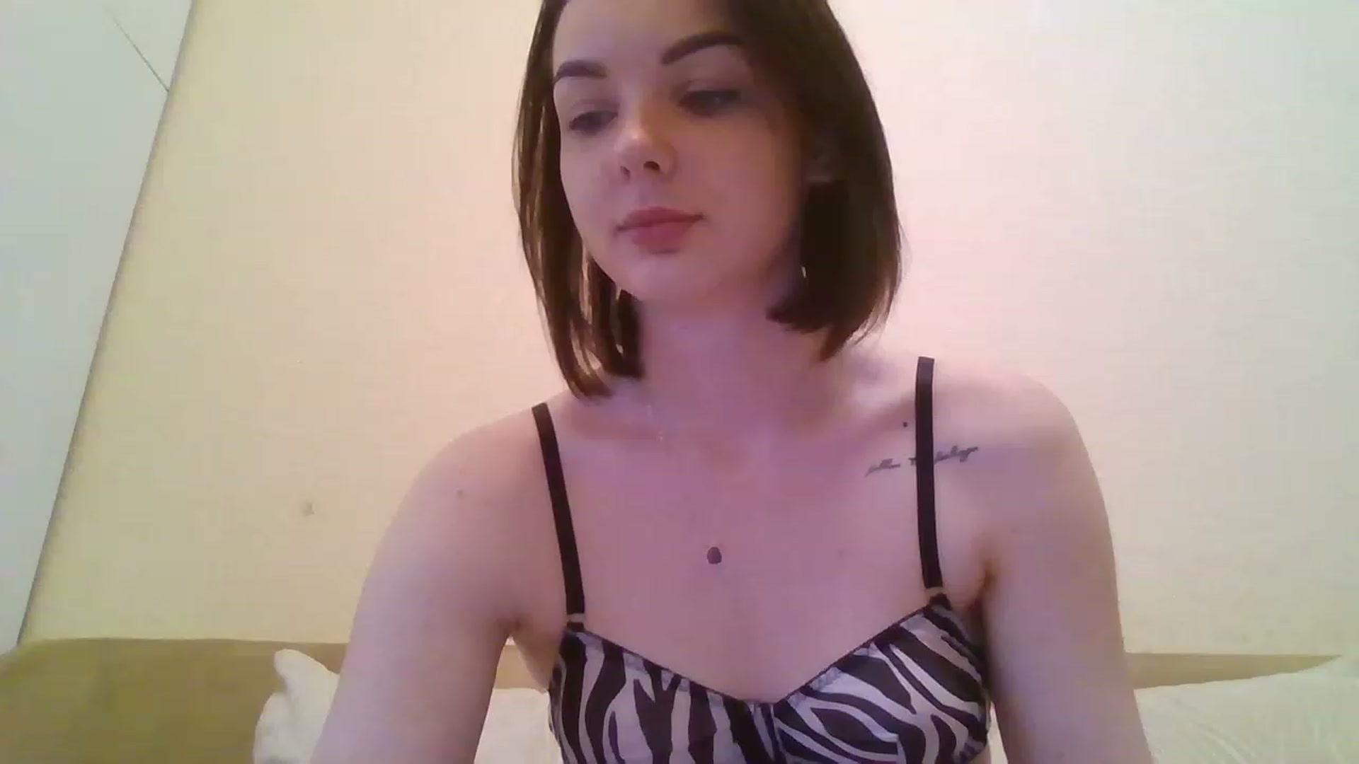 Gallery image thumbnail from RoxieSinner's myfreecams stream on, 02/19/2023, 12:27 image 7 of 20