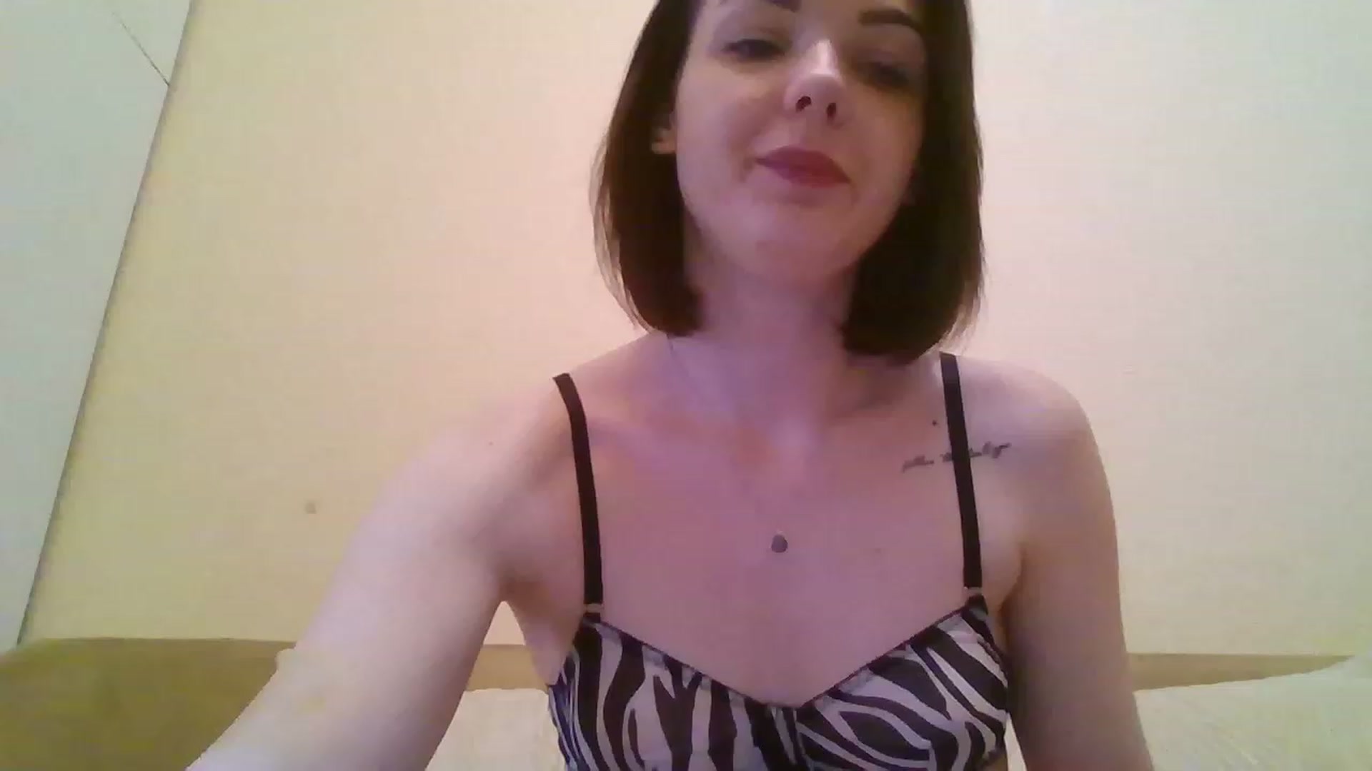 Gallery image thumbnail from RoxieSinner's myfreecams stream on, 02/19/2023, 12:27 image 11 of 20