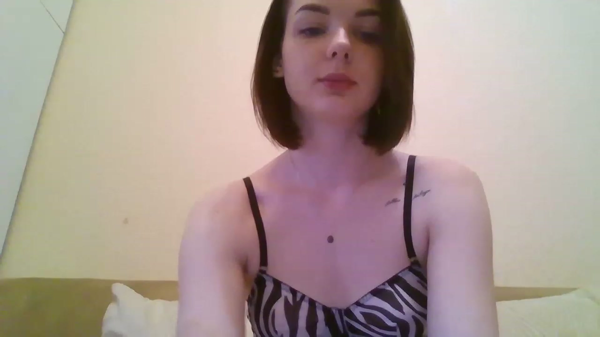 Gallery image thumbnail from RoxieSinner's myfreecams stream on, 02/19/2023, 12:27 image 18 of 20