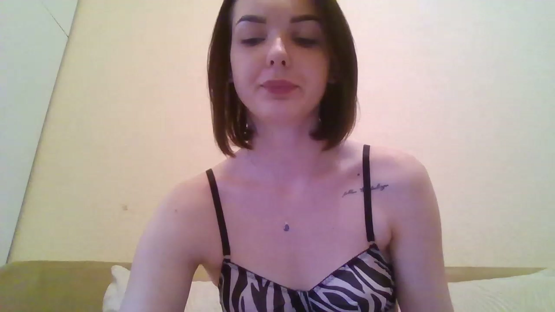 Gallery image thumbnail from RoxieSinner's myfreecams stream on, 02/19/2023, 12:27 image 9 of 20
