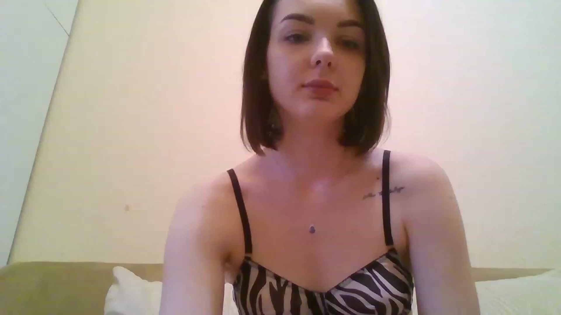 Gallery image thumbnail from RoxieSinner's myfreecams stream on, 02/19/2023, 12:27 image 8 of 20