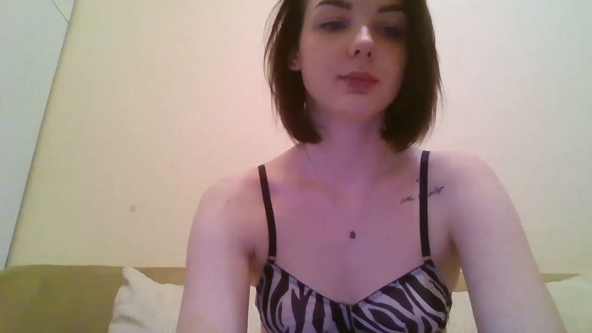 Gallery image thumbnail from RoxieSinner's myfreecams stream on, 02/19/2023, 14:03 image 14 of 20