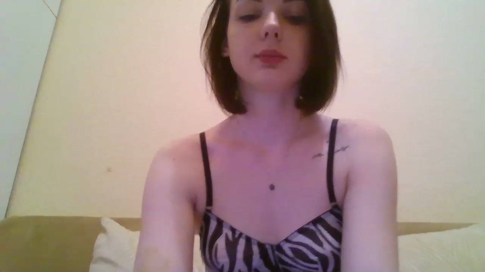 Gallery image thumbnail from RoxieSinner's myfreecams stream on, 02/19/2023, 14:03 image 13 of 20