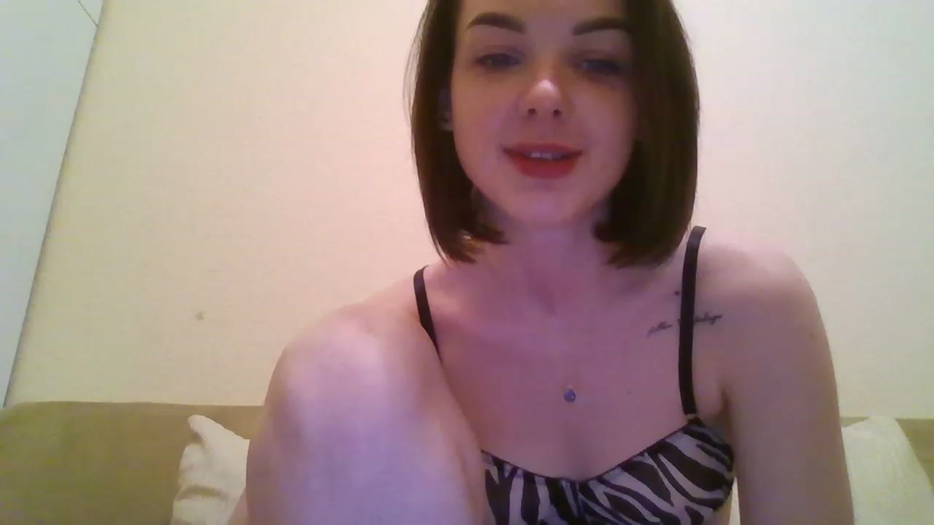 Gallery image thumbnail from RoxieSinner's myfreecams stream on, 02/19/2023, 16:08 image 9 of 20