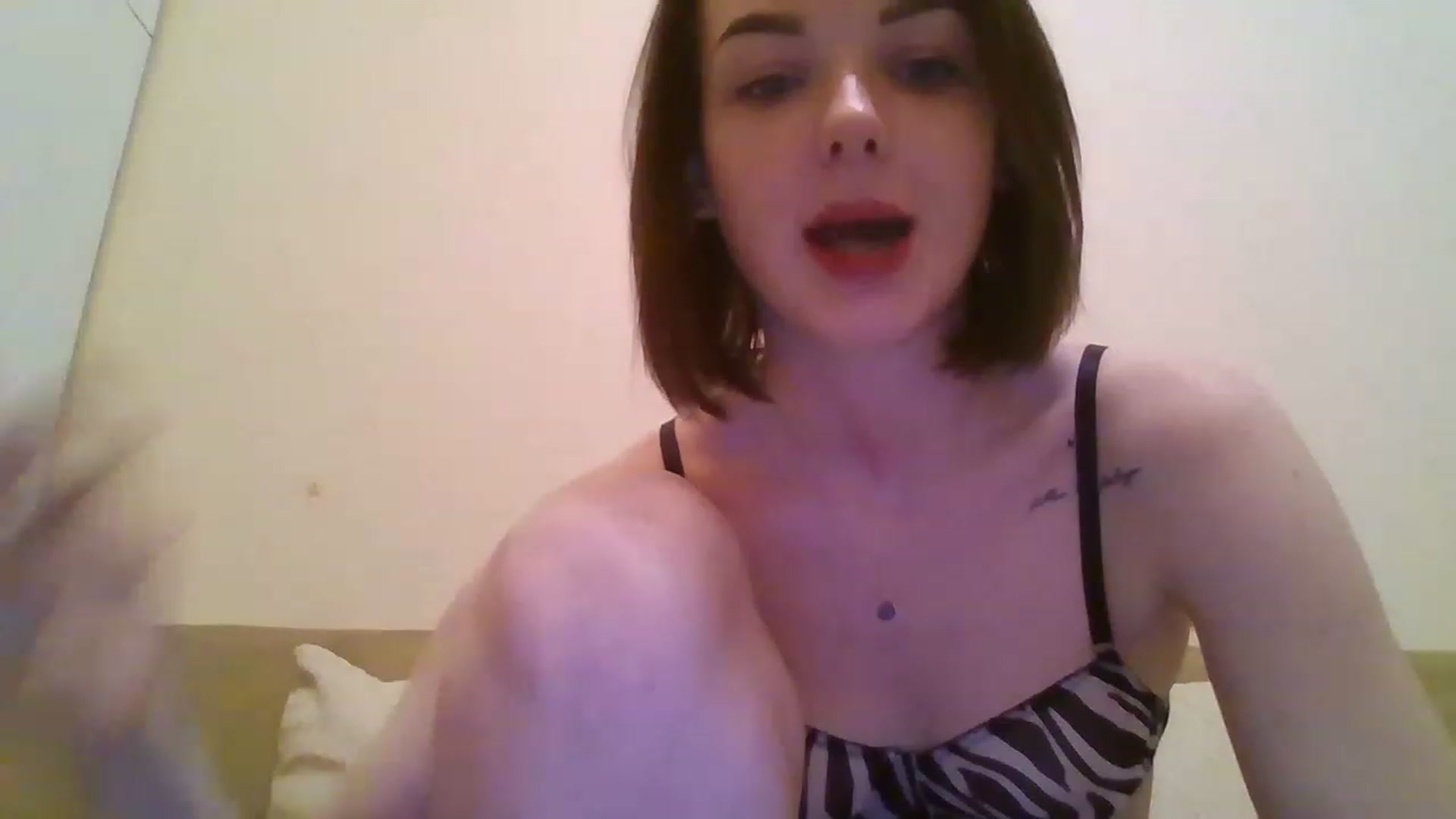 Gallery image thumbnail from RoxieSinner's myfreecams stream on, 02/19/2023, 16:08 image 10 of 20