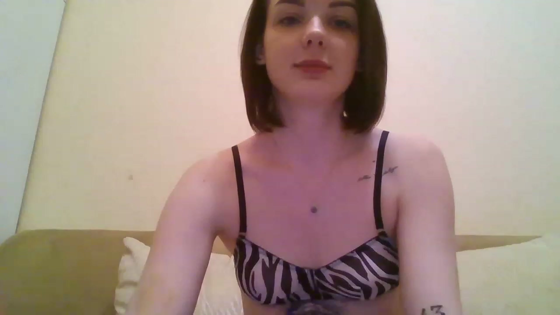 Gallery image thumbnail from RoxieSinner's myfreecams stream on, 02/19/2023, 16:08 image 6 of 20