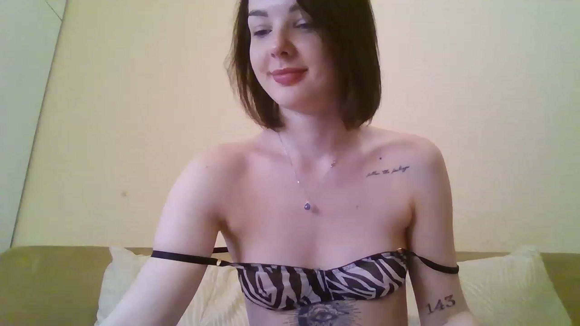 Gallery image thumbnail from RoxieSinner's myfreecams stream on, 02/25/2023, 09:36 image 14 of 20