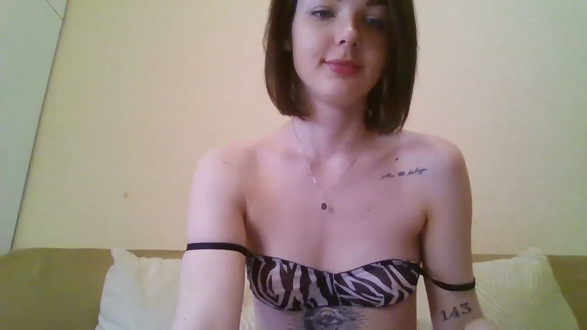 Gallery image thumbnail from RoxieSinner's myfreecams stream on, 02/25/2023, 09:36 image 15 of 20