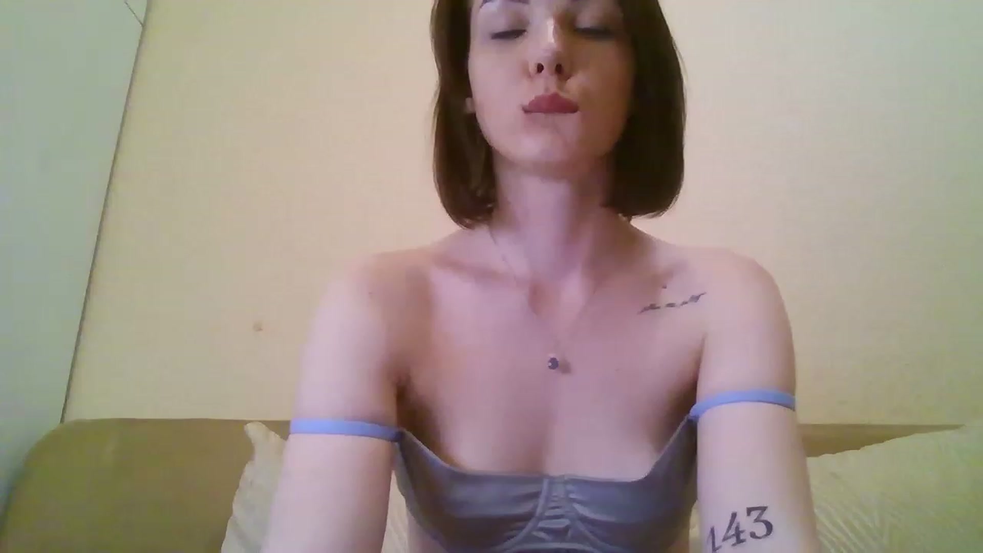 Gallery image thumbnail from RoxieSinner's myfreecams stream on, 02/26/2023, 14:34 image 13 of 20