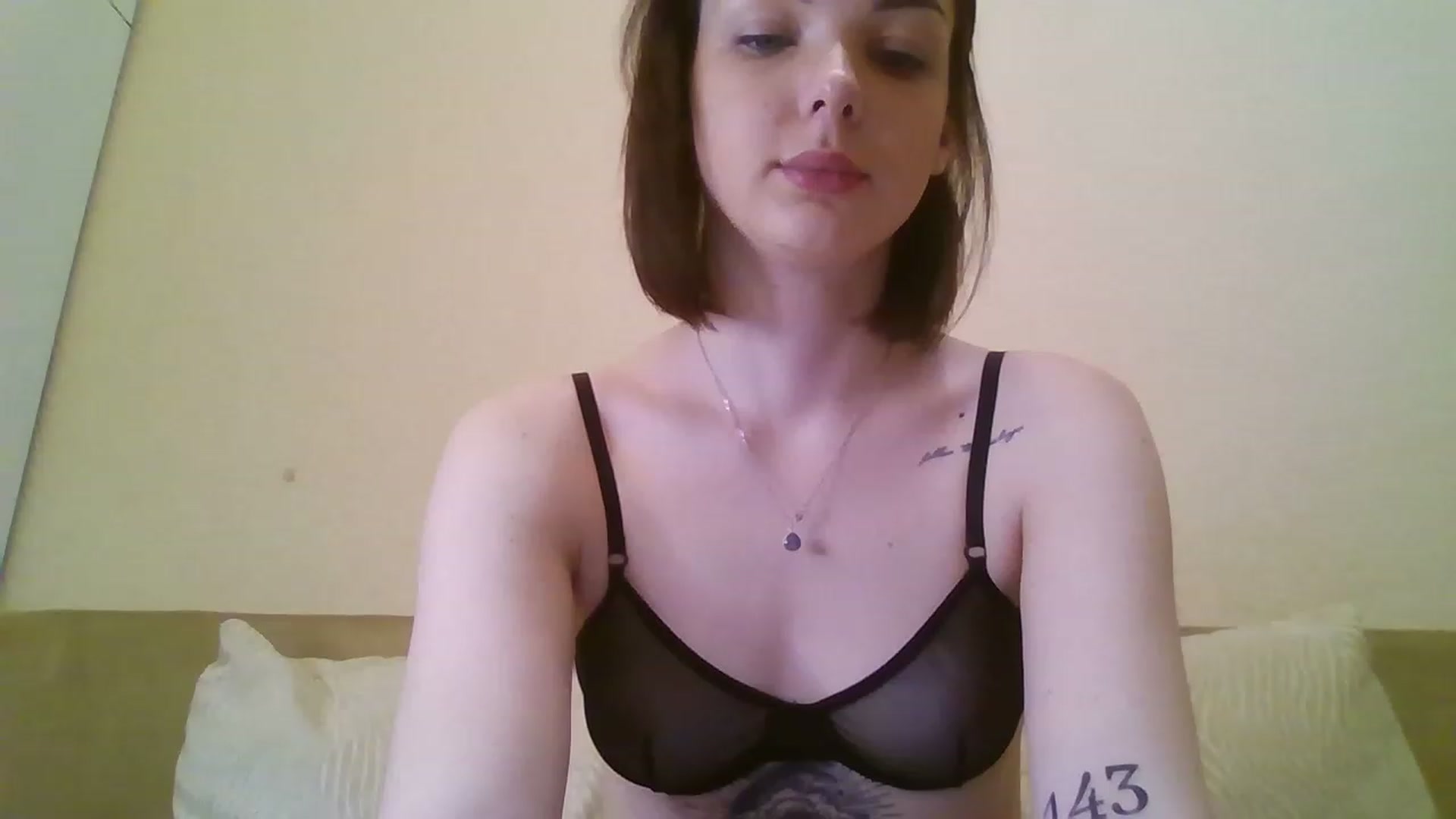 Gallery image thumbnail from RoxieSinner's myfreecams stream on, 03/01/2023, 12:55 image 2 of 20
