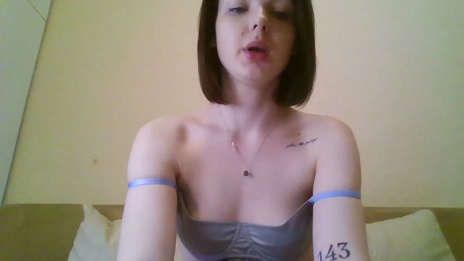 Gallery image thumbnail from RoxieSinner's myfreecams stream on, 03/05/2023, 12:44 image 7 of 20