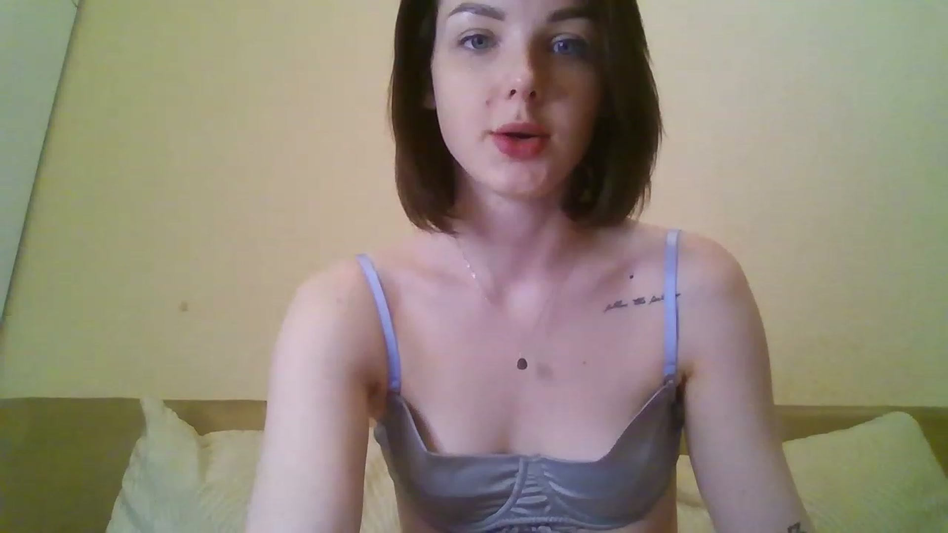 Gallery image thumbnail from RoxieSinner's myfreecams stream on, 03/05/2023, 14:32 image 17 of 20