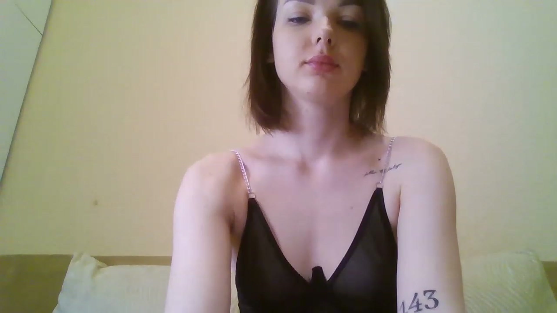 Gallery image thumbnail from RoxieSinner's myfreecams stream on, 03/14/2023, 09:36 image 8 of 20