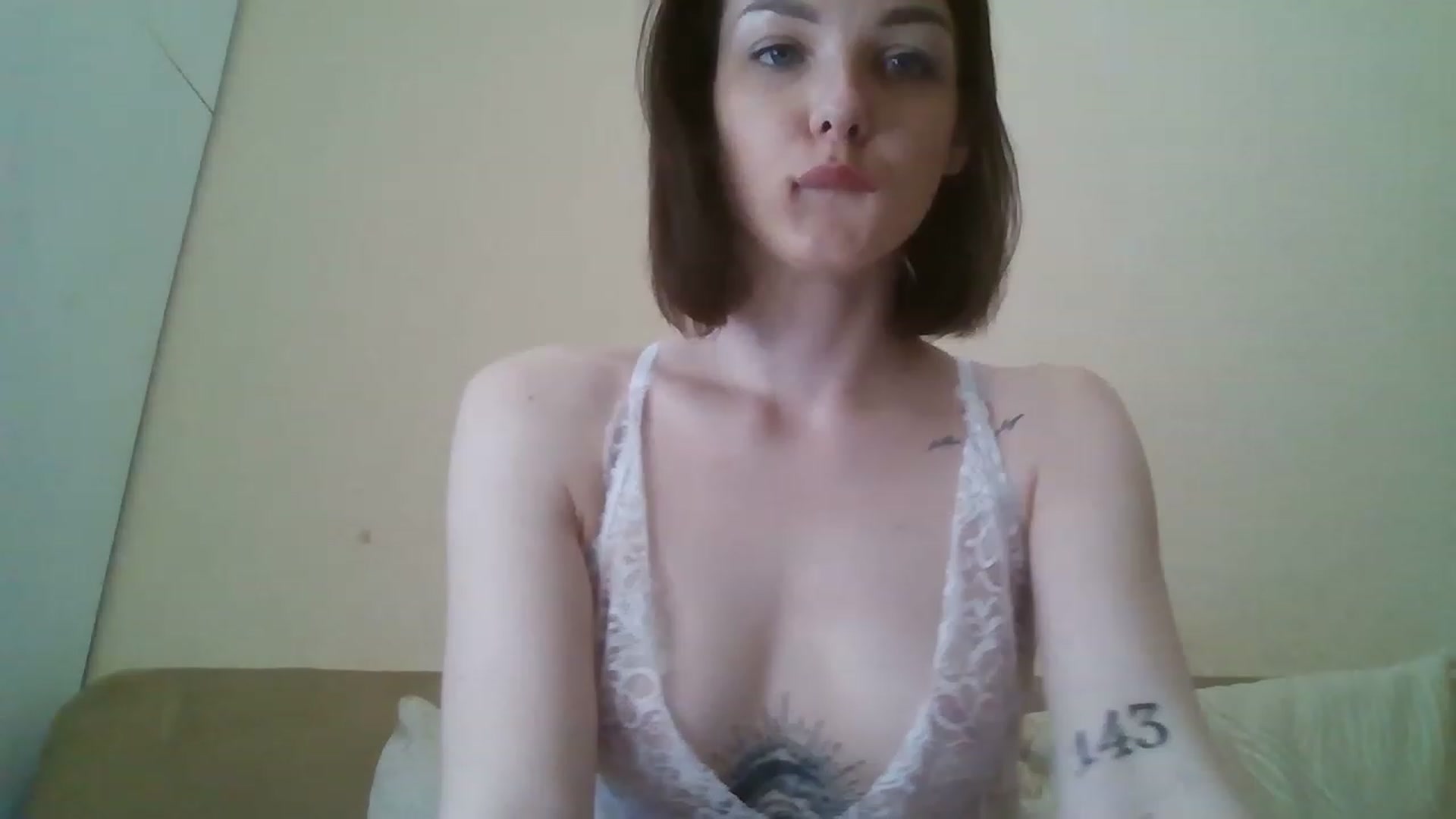 Gallery image thumbnail from RoxieSinner's myfreecams stream on, 03/19/2023, 11:16 image 9 of 20