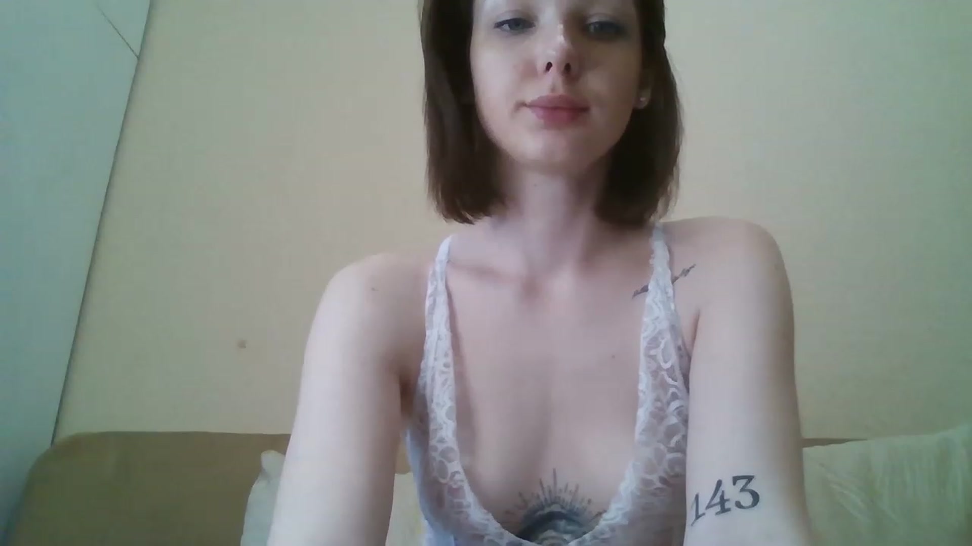Gallery image thumbnail from RoxieSinner's myfreecams stream on, 03/19/2023, 12:12 image 7 of 20
