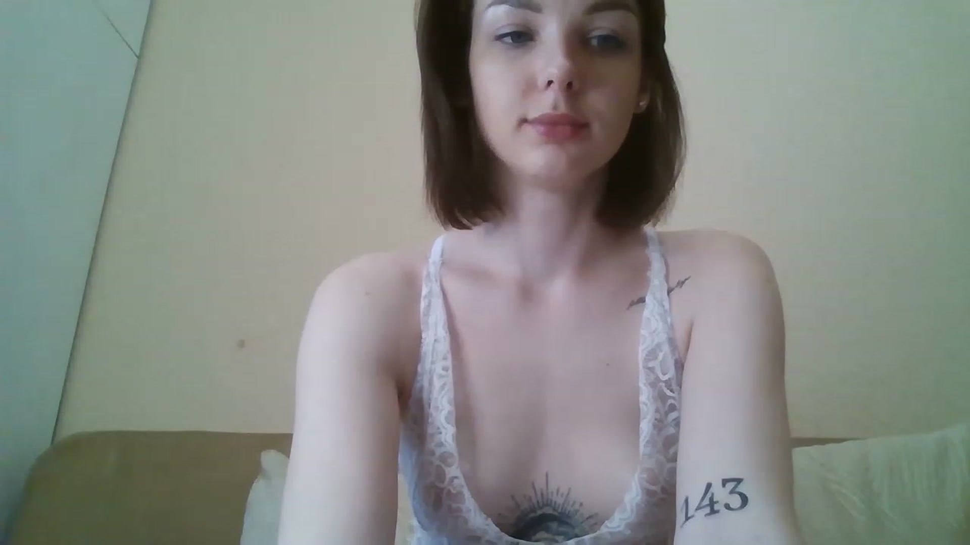 Gallery image thumbnail from RoxieSinner's myfreecams stream on, 03/19/2023, 12:12 image 6 of 20