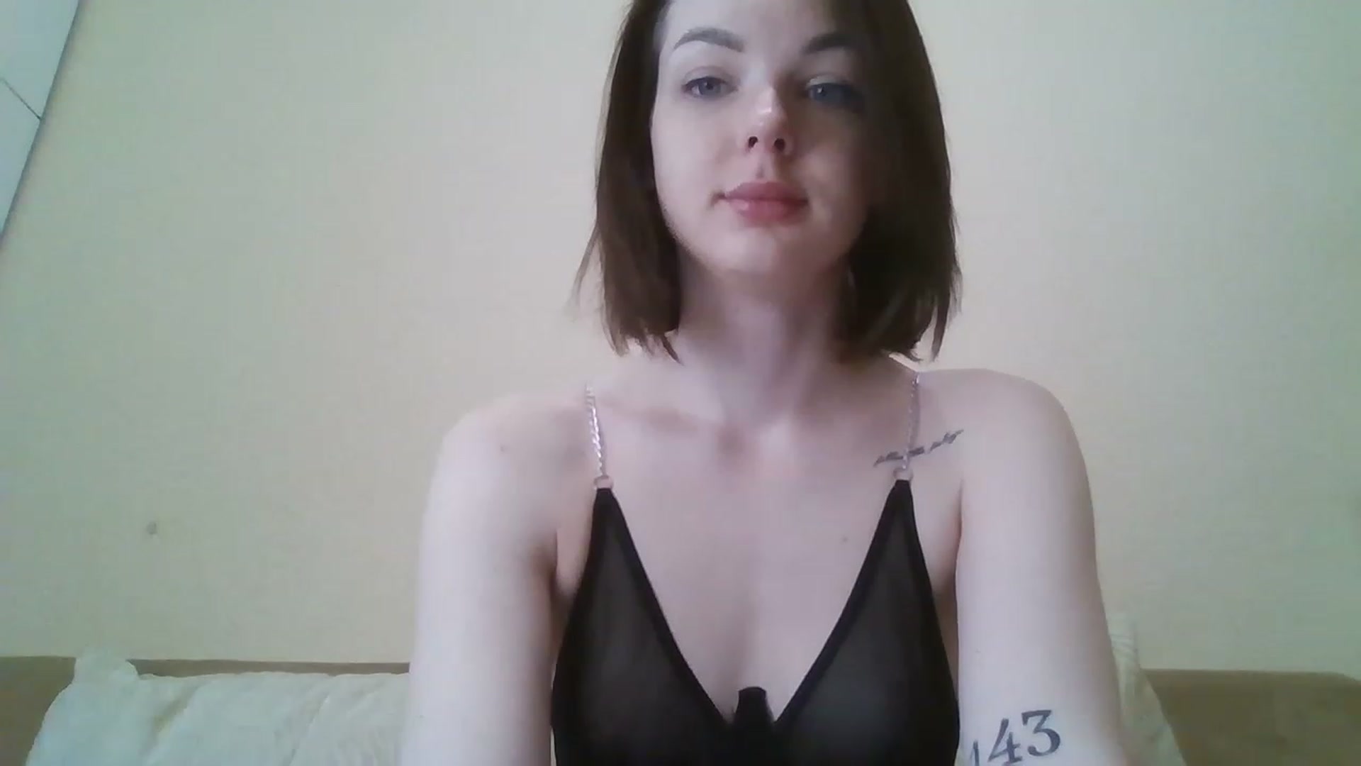 Gallery image thumbnail from RoxieSinner's myfreecams stream on, 03/21/2023, 10:13 image 6 of 20