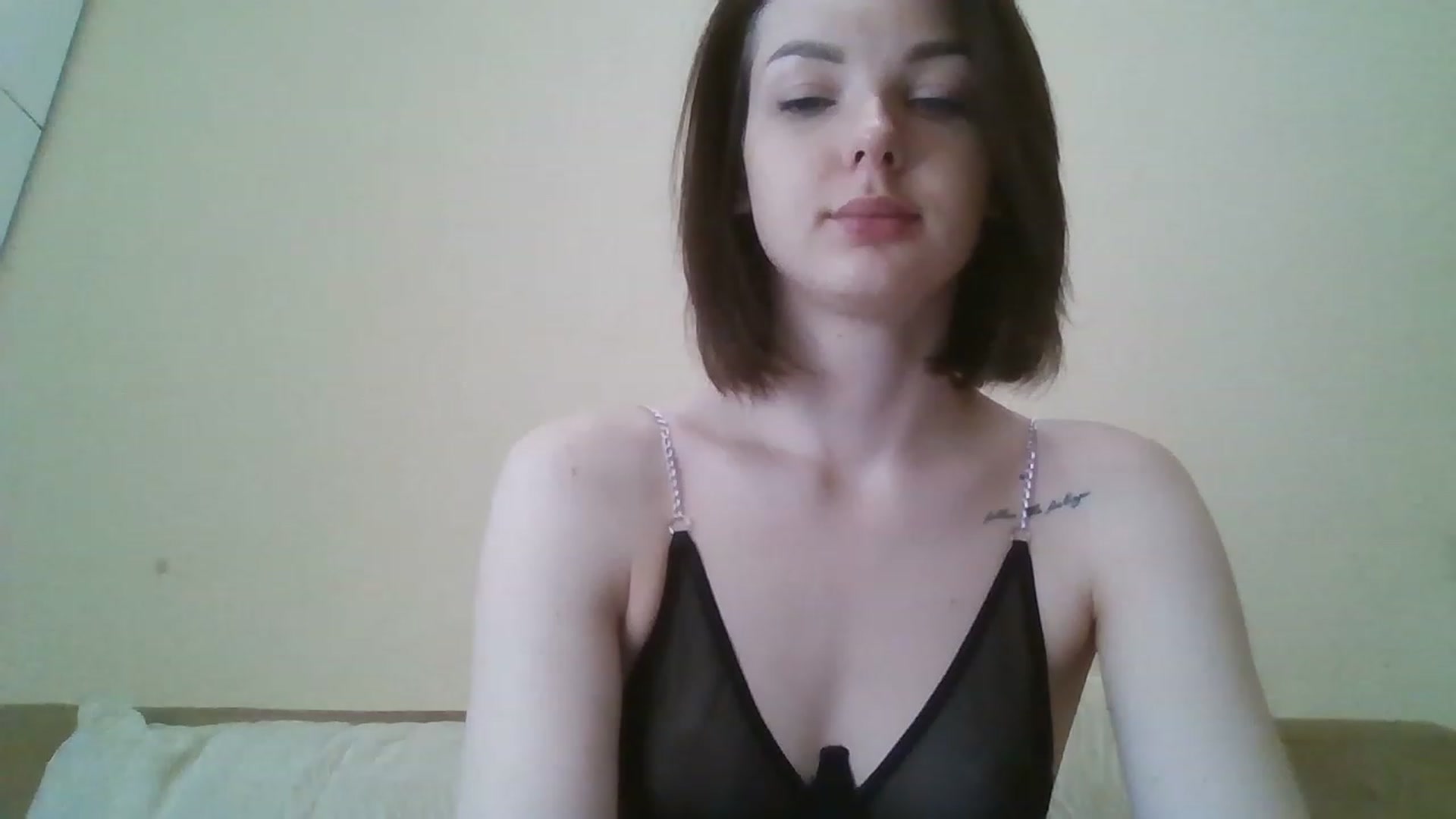 Gallery image thumbnail from RoxieSinner's myfreecams stream on, 03/21/2023, 10:13 image 18 of 20