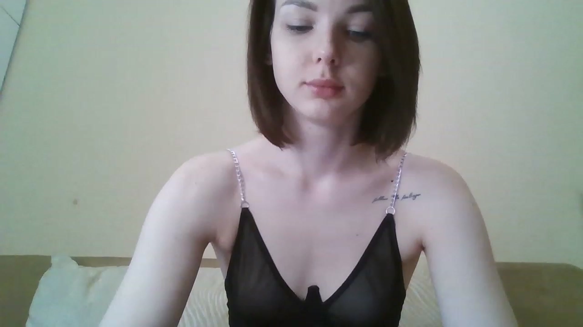 Gallery image thumbnail from RoxieSinner's myfreecams stream on, 03/21/2023, 11:40 image 16 of 20