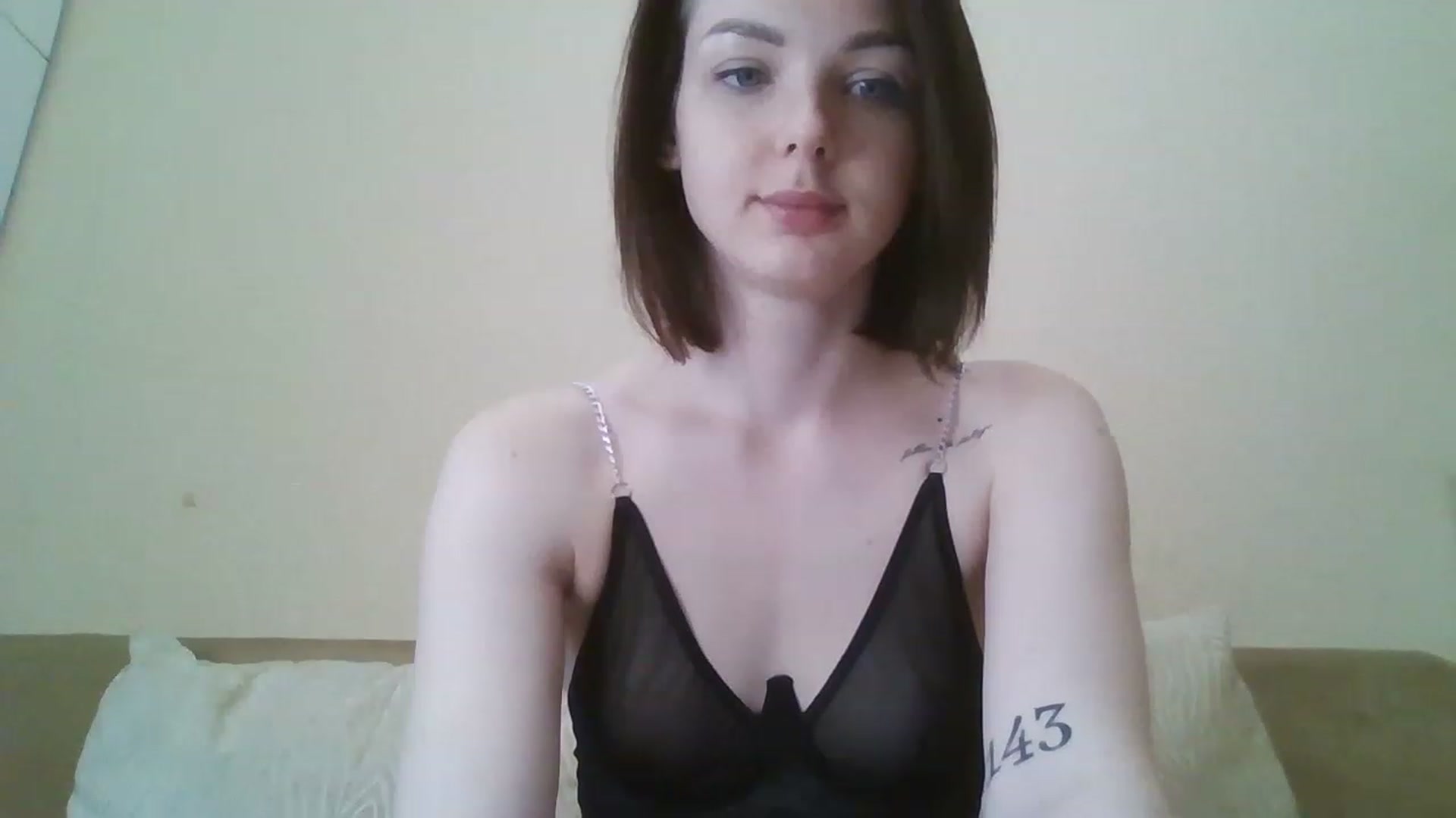 Gallery image thumbnail from RoxieSinner's myfreecams stream on, 03/21/2023, 11:40 image 12 of 20