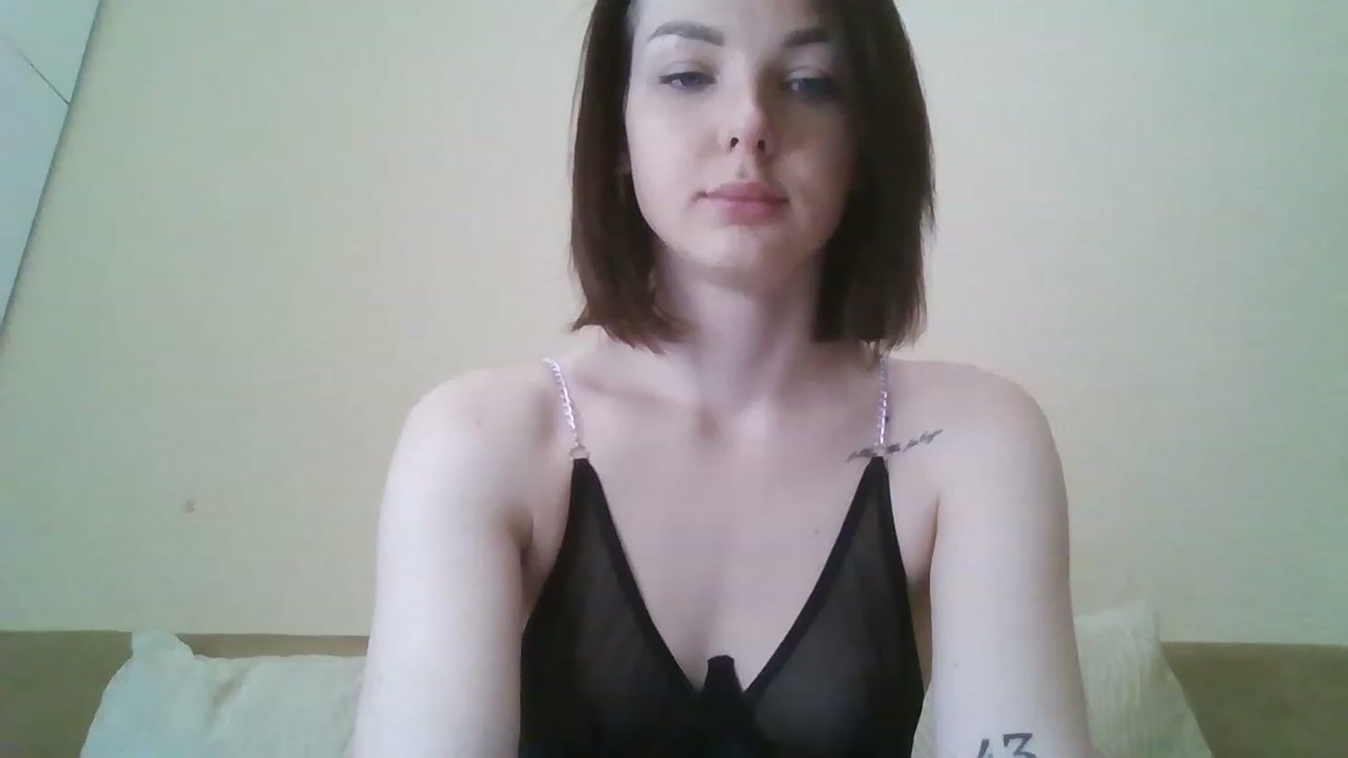 Gallery image thumbnail from RoxieSinner's myfreecams stream on, 03/21/2023, 11:40 image 1 of 20