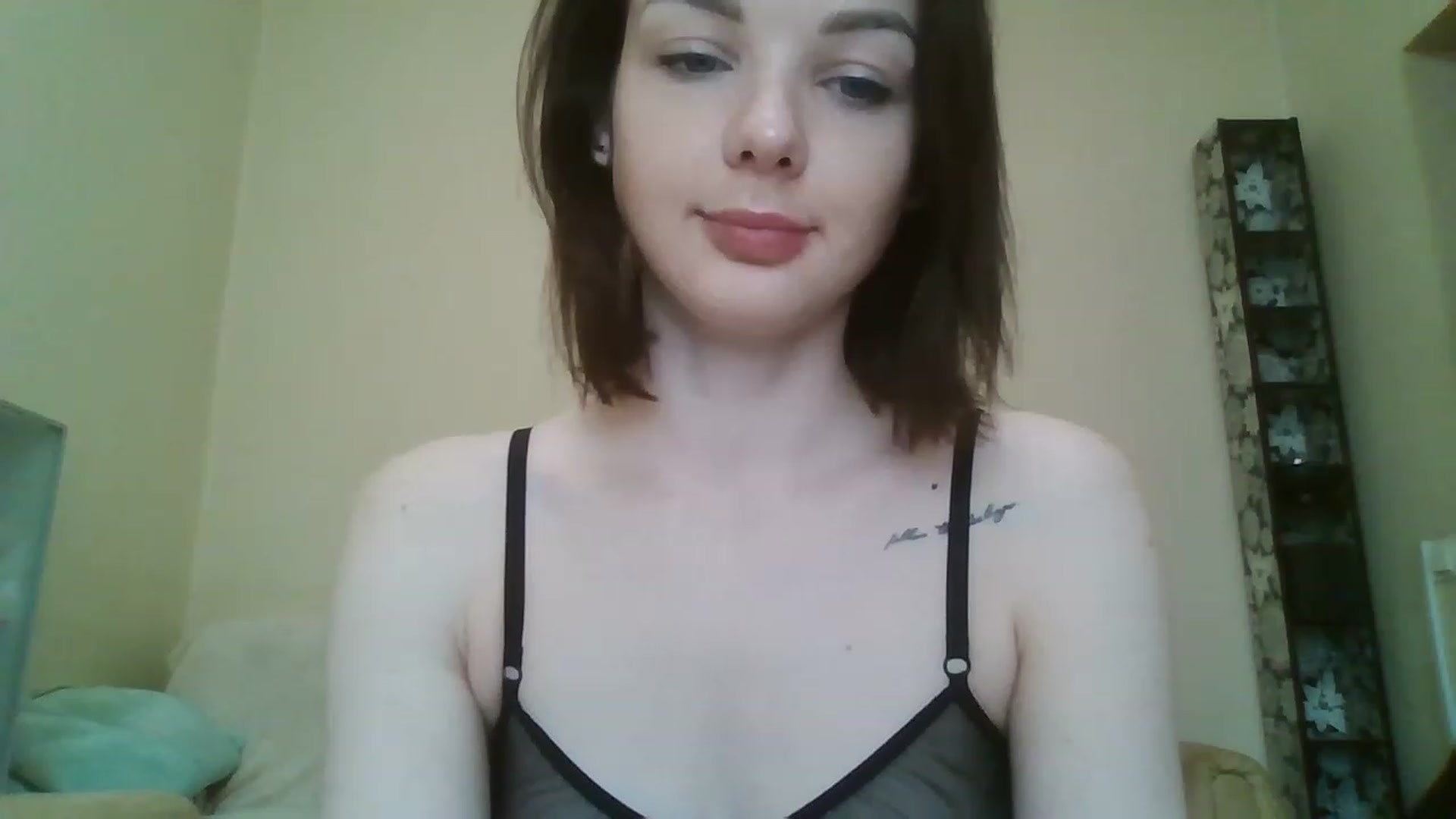 Gallery image thumbnail from RoxieSinner's myfreecams stream on, 03/23/2023, 10:43 image 2 of 20
