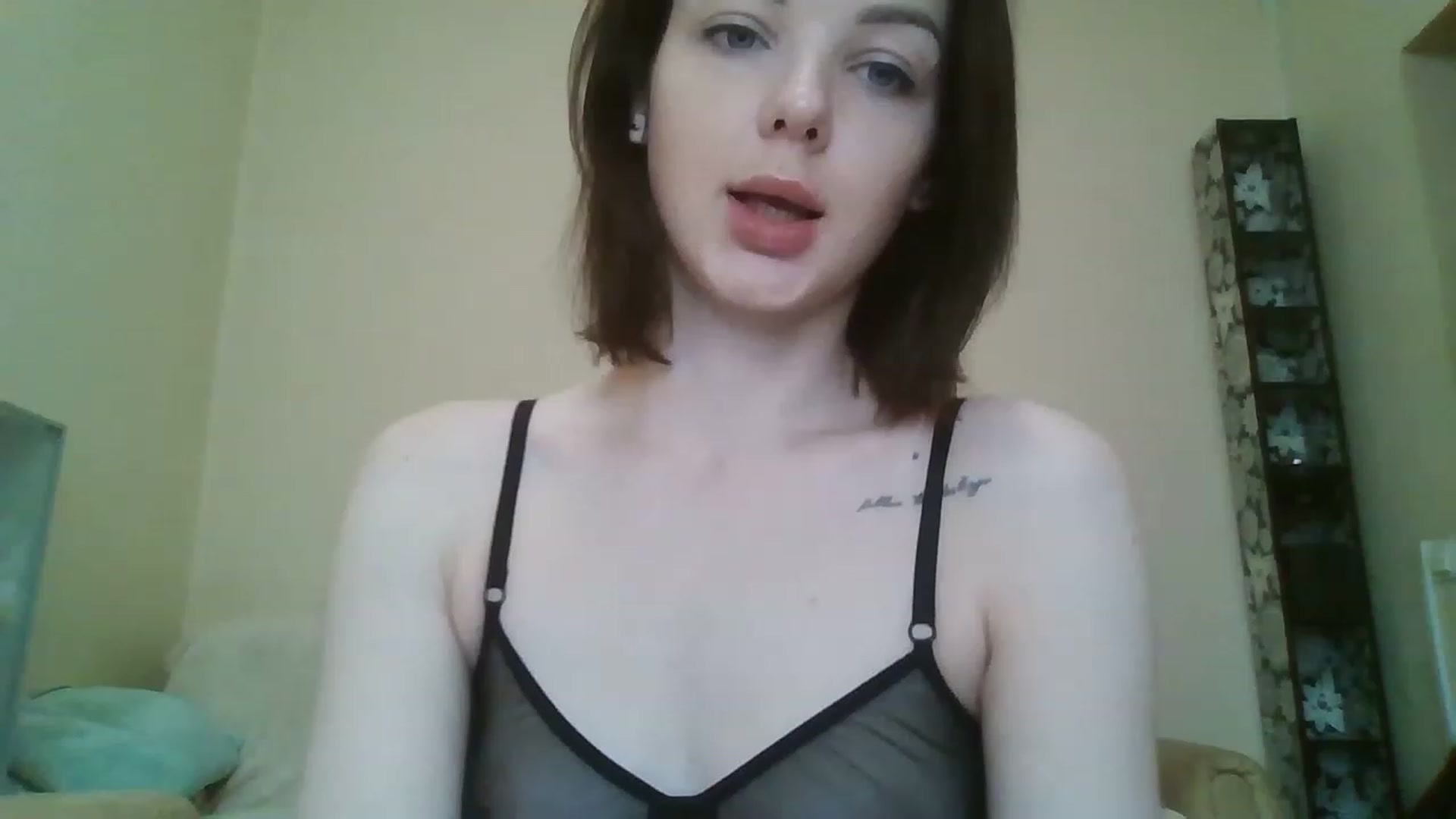 Gallery image thumbnail from RoxieSinner's myfreecams stream on, 03/23/2023, 10:43 image 1 of 20