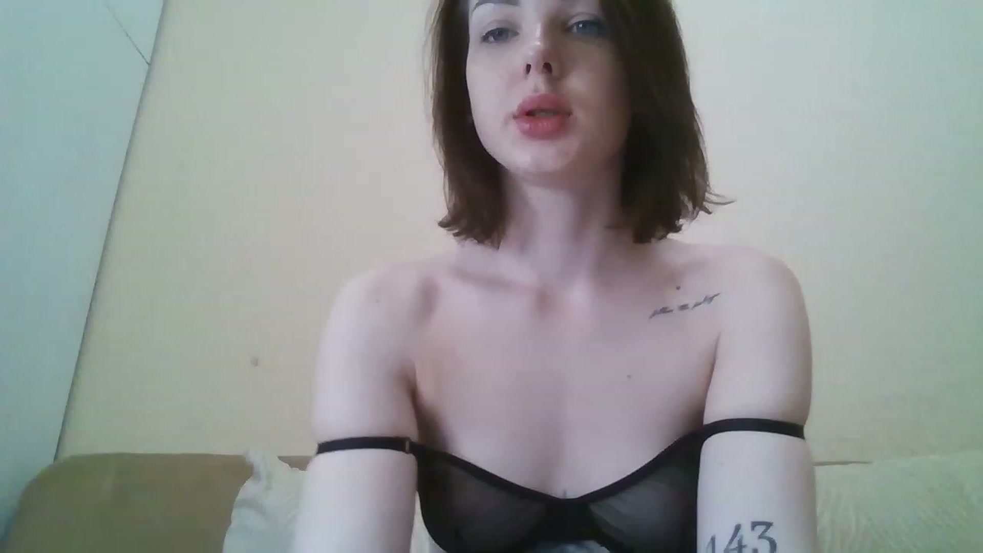 Gallery image thumbnail from RoxieSinner's myfreecams stream on, 03/25/2023, 11:34 image 1 of 20